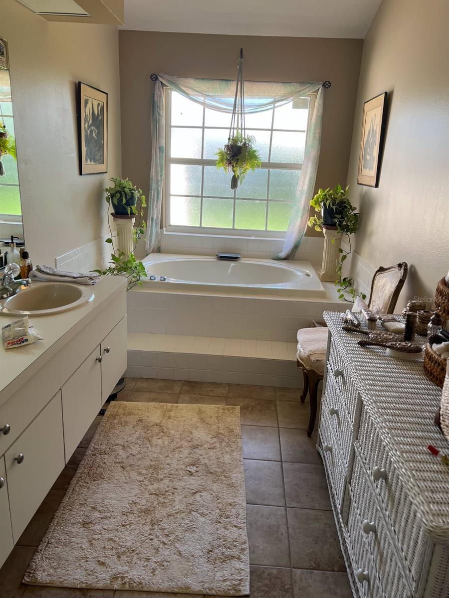 4041 MURFIELD DR E, BRADENTON, FL, 34203