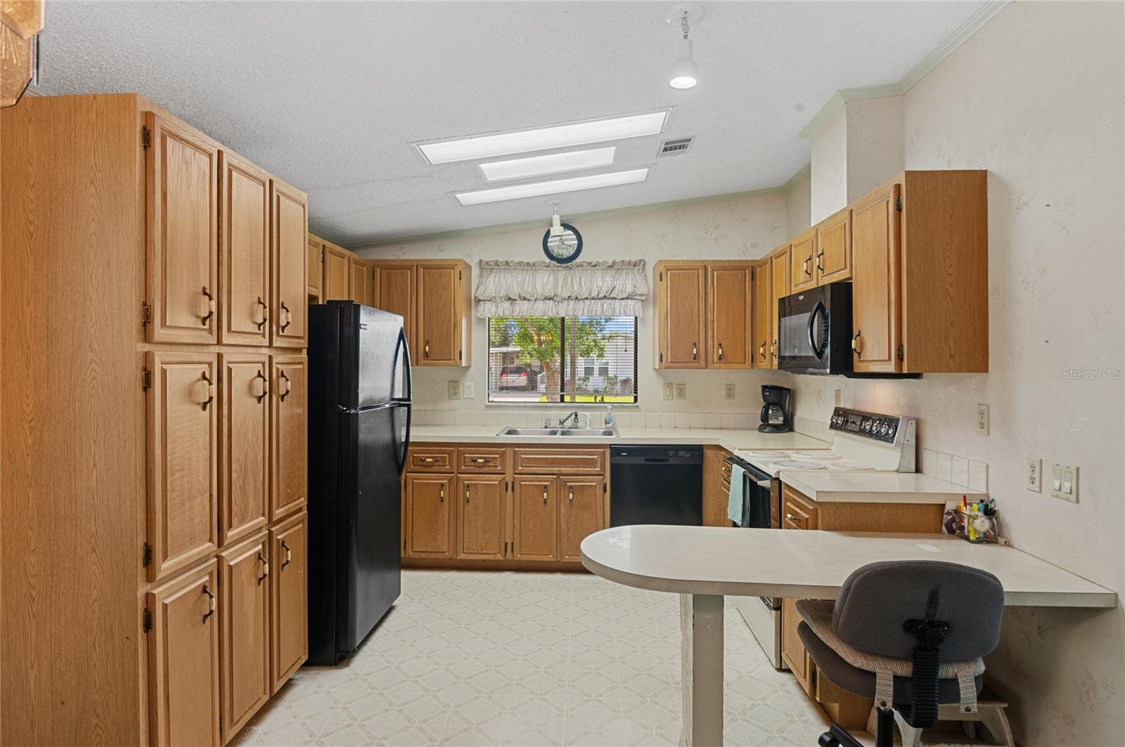 432 KING WAY, TAVARES, FL, 32778