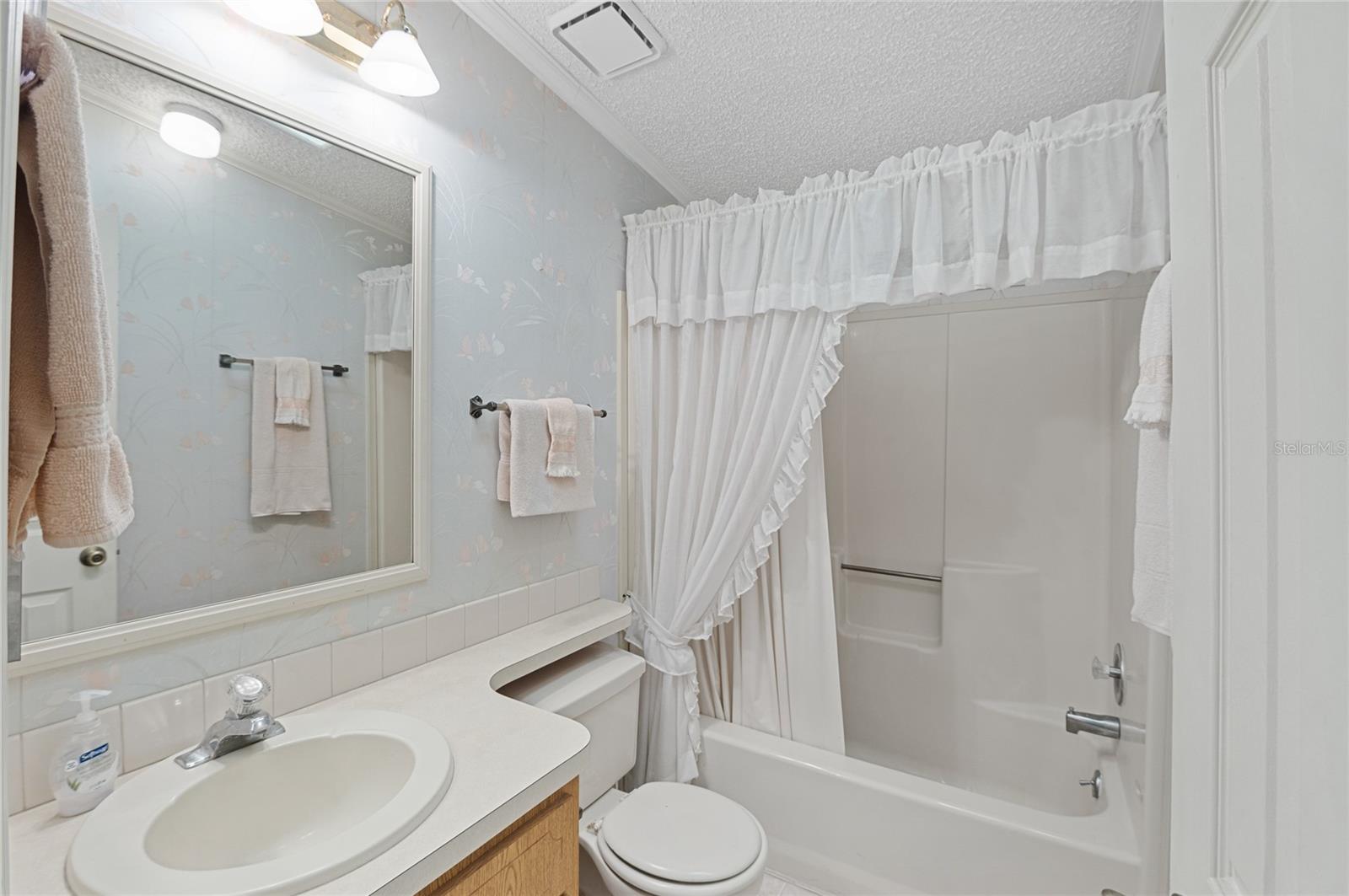 432 KING WAY, TAVARES, FL, 32778