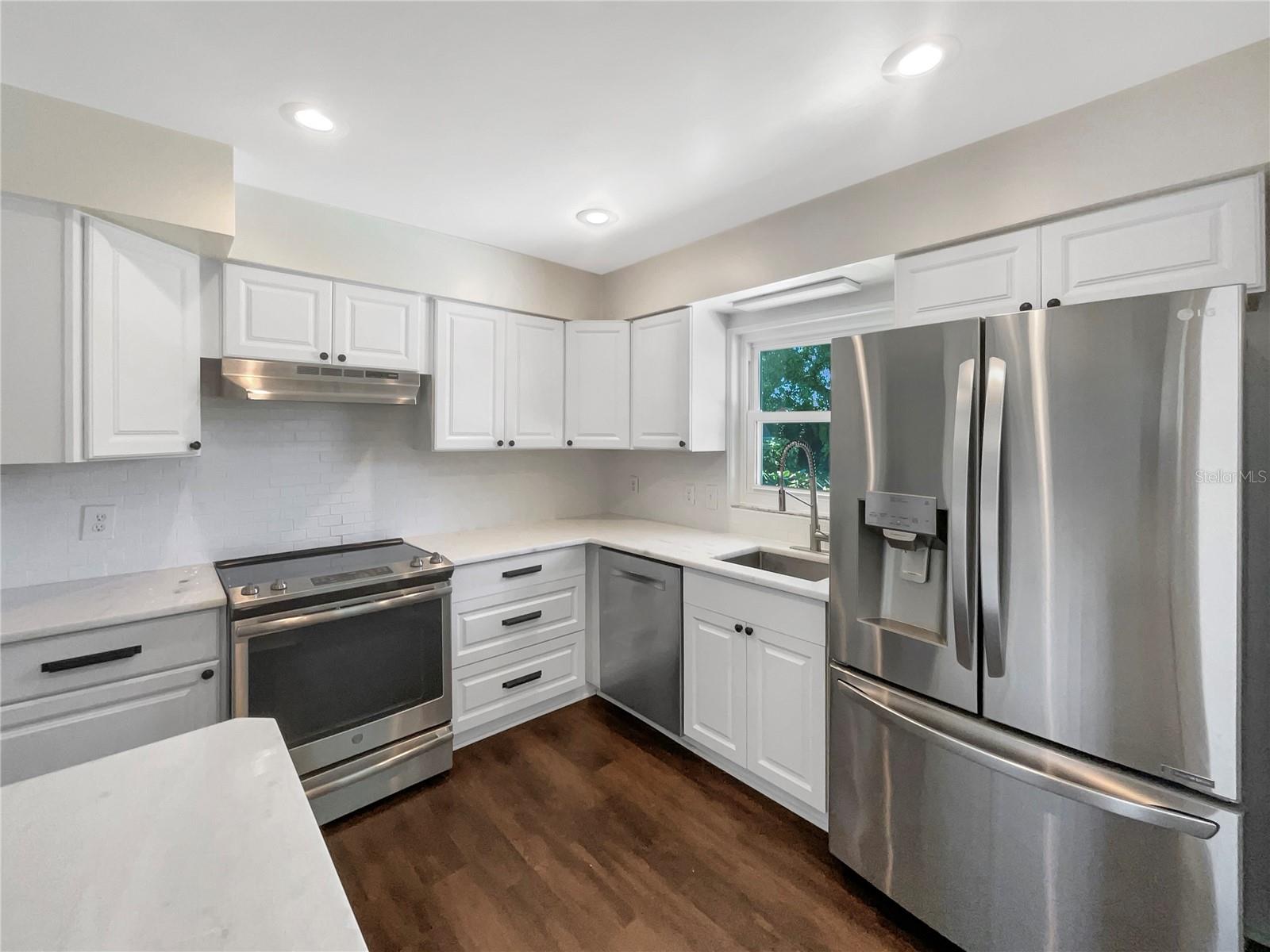 4825 W BAY COURT AVE, TAMPA, FL, 33611