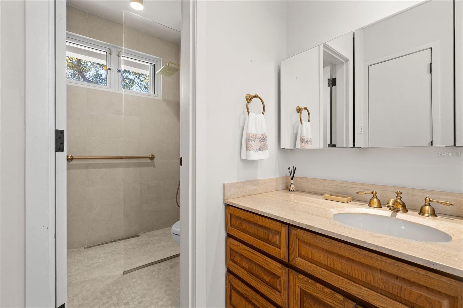 PR9113093 Property Photo