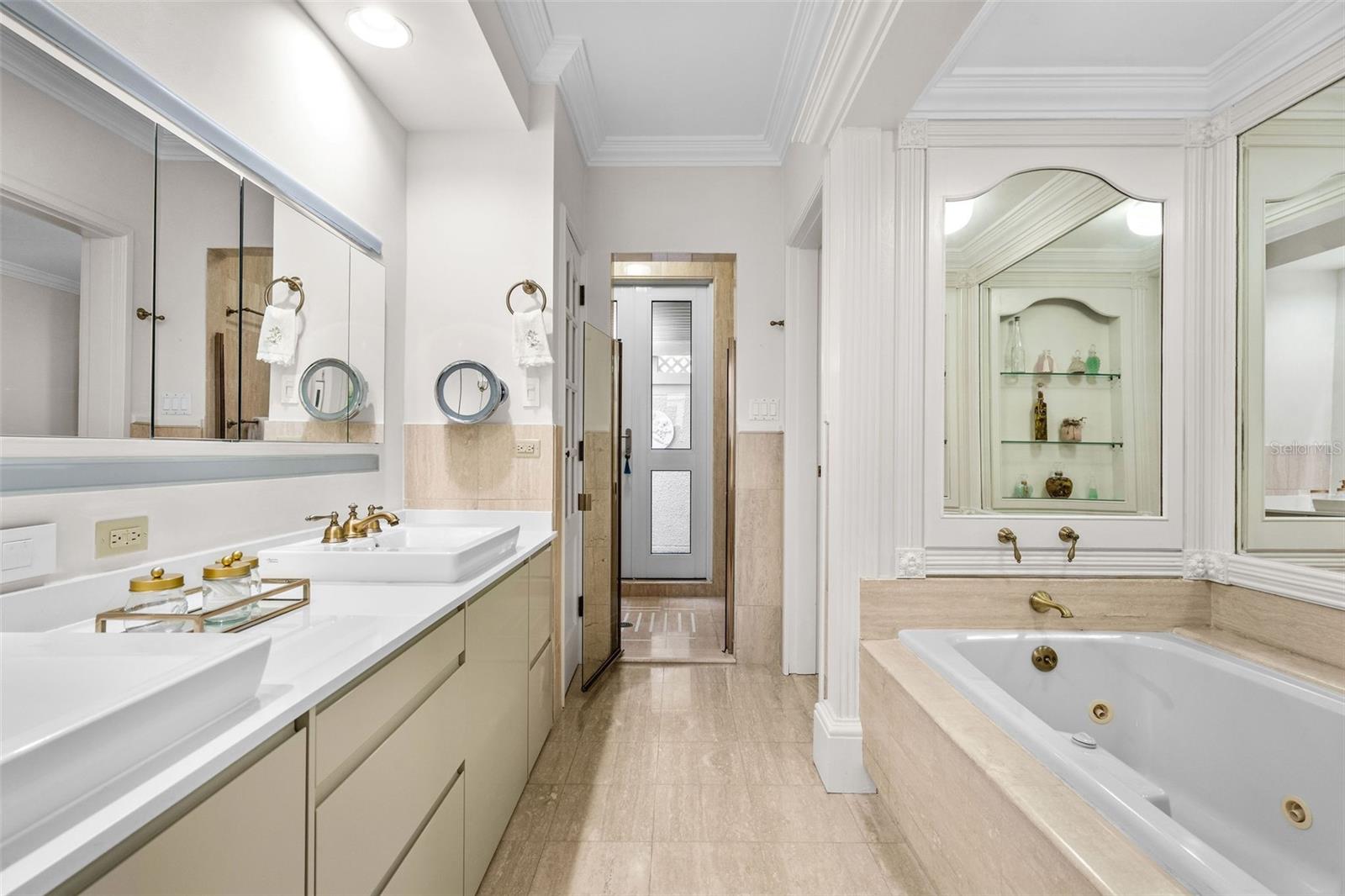 PR9113093 Property Photo