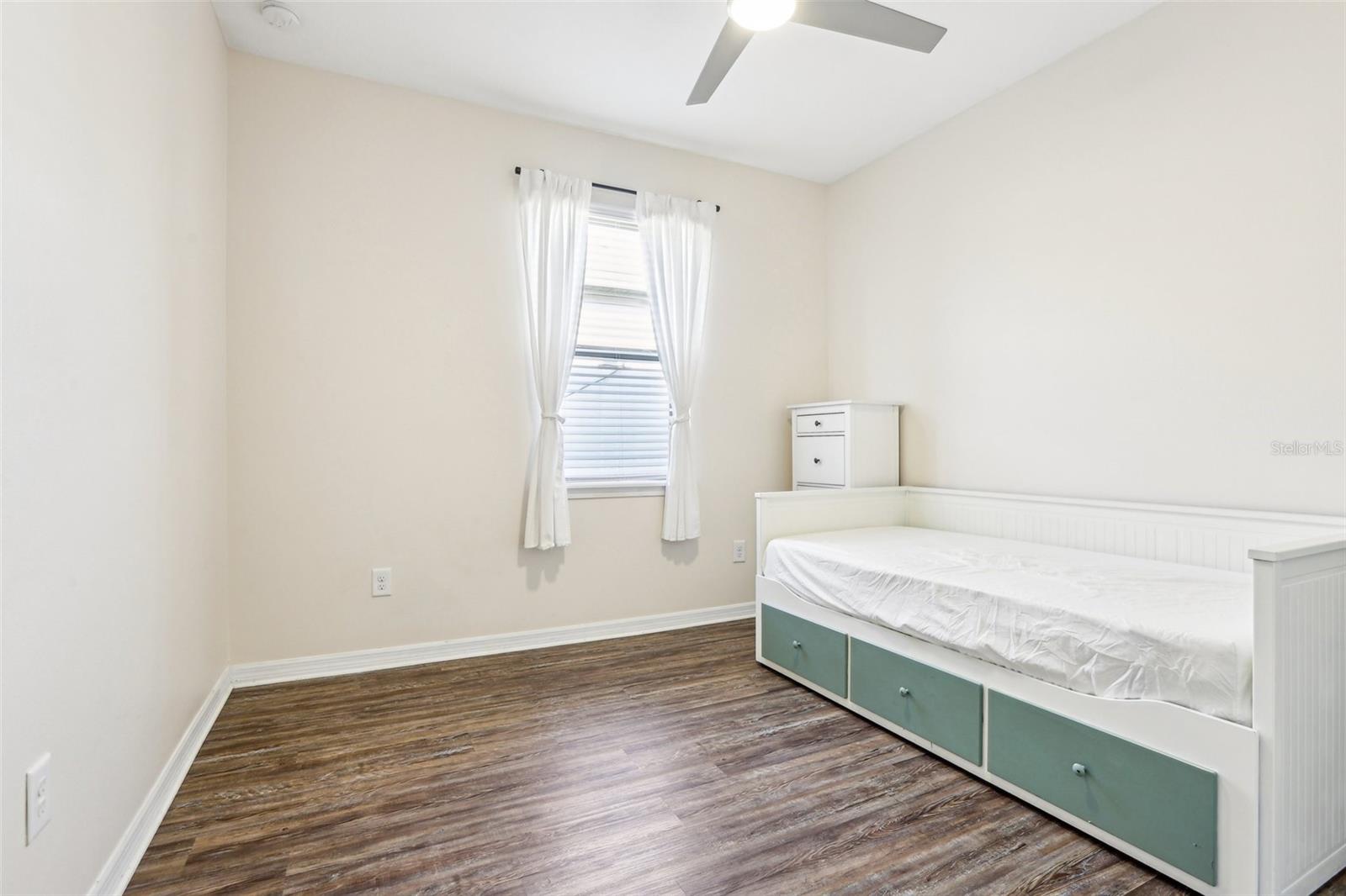 2127 LANDSIDE DR, VALRICO, FL, 33594