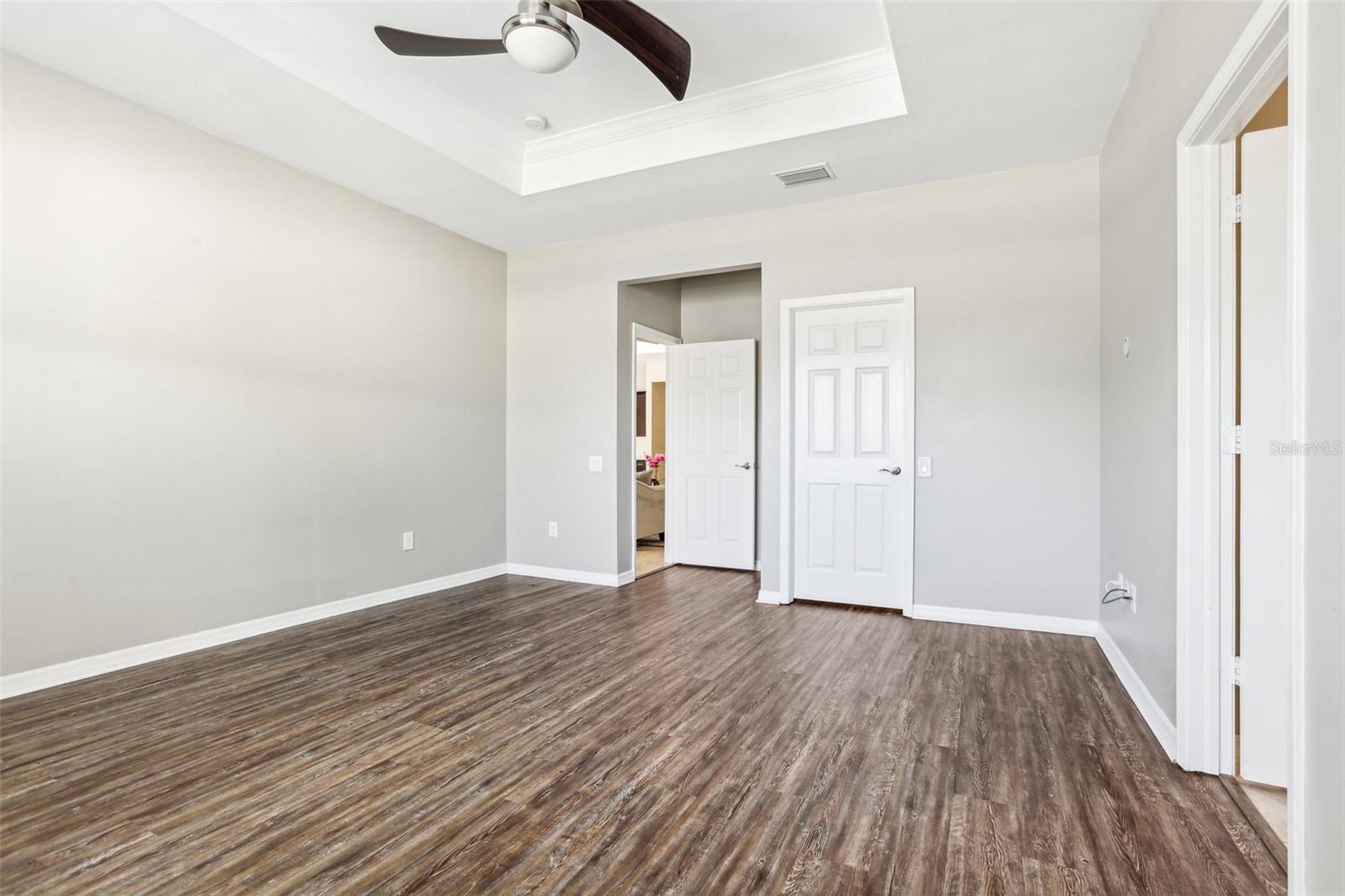 2127 LANDSIDE DR, VALRICO, FL, 33594