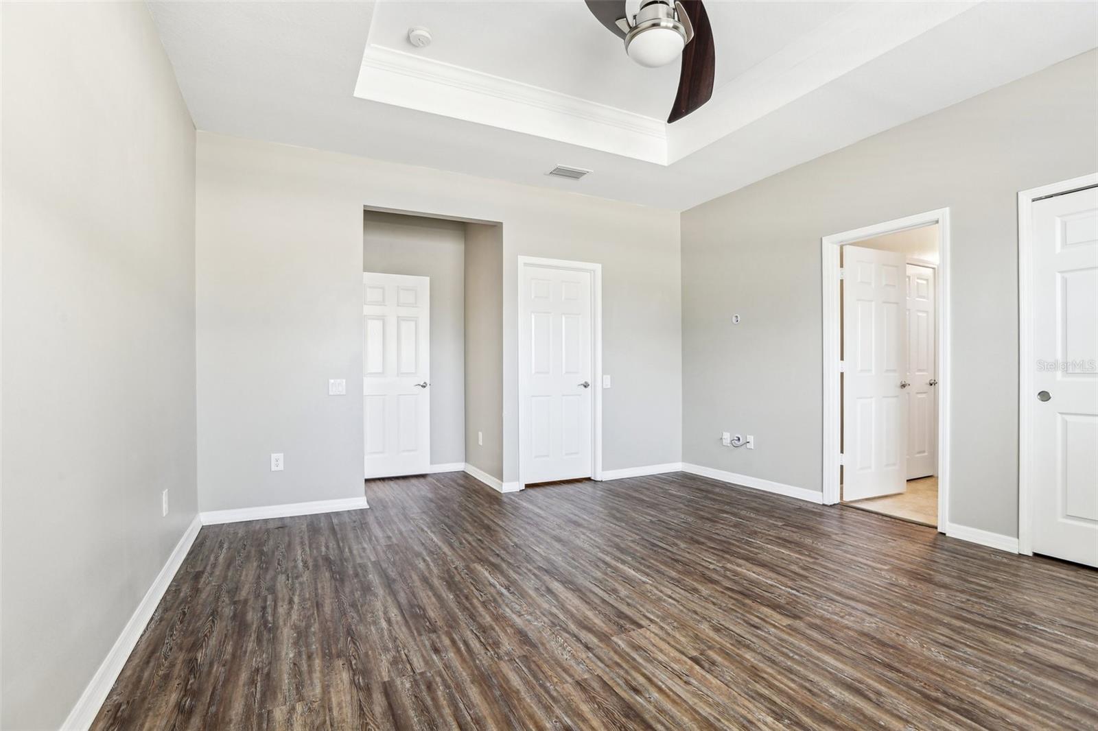 2127 LANDSIDE DR, VALRICO, FL, 33594