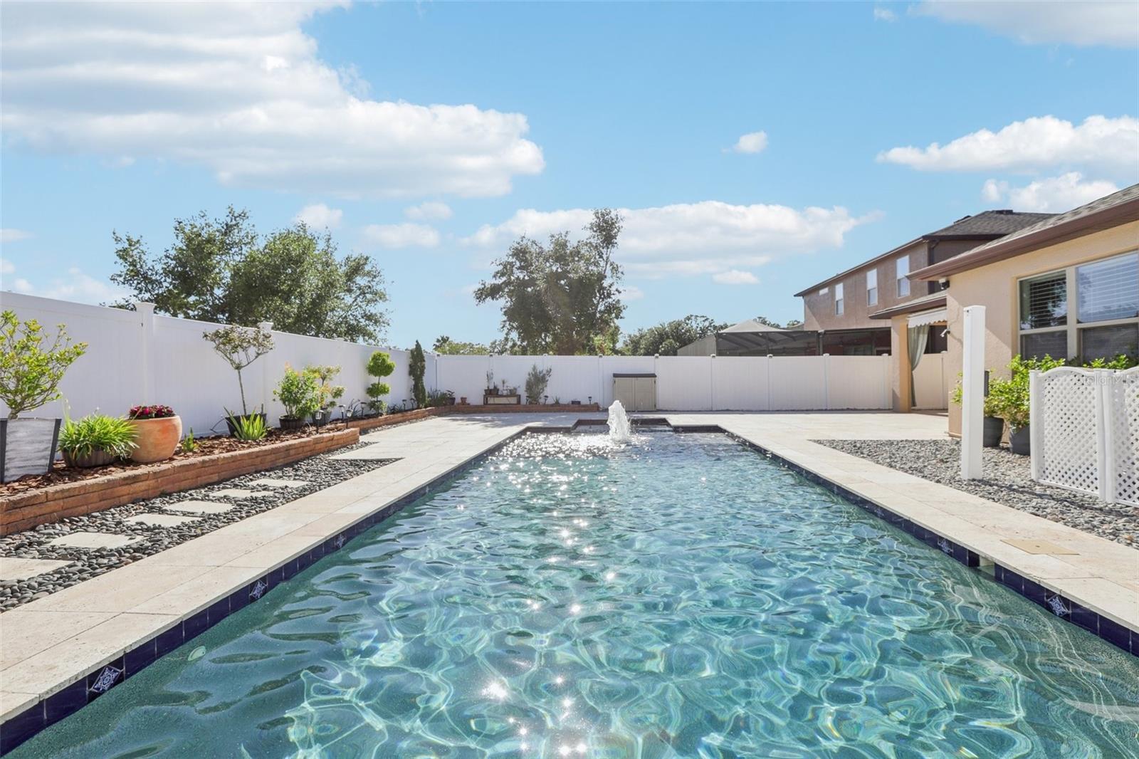 2127 LANDSIDE DR, VALRICO, FL, 33594