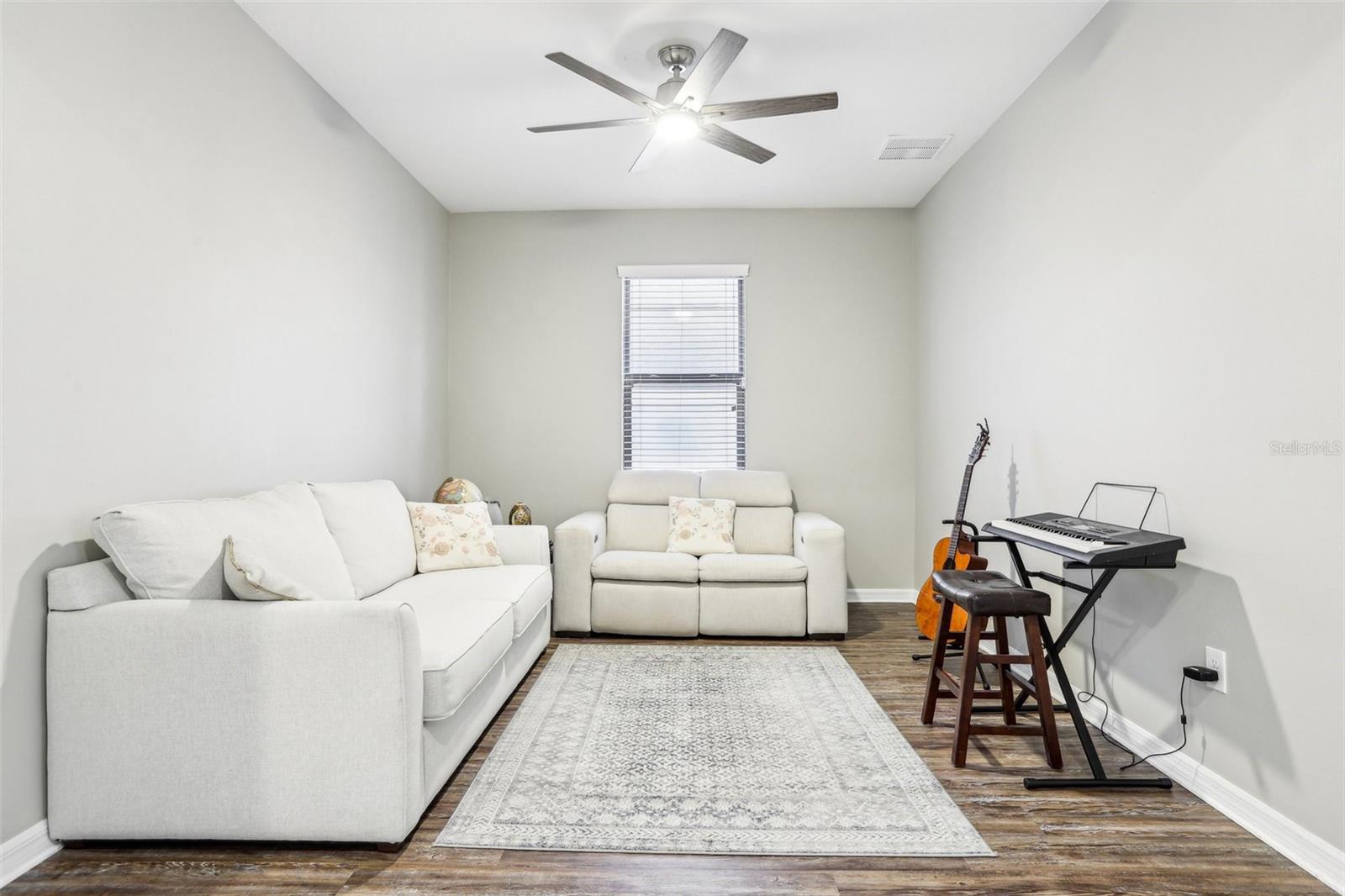 2127 LANDSIDE DR, VALRICO, FL, 33594