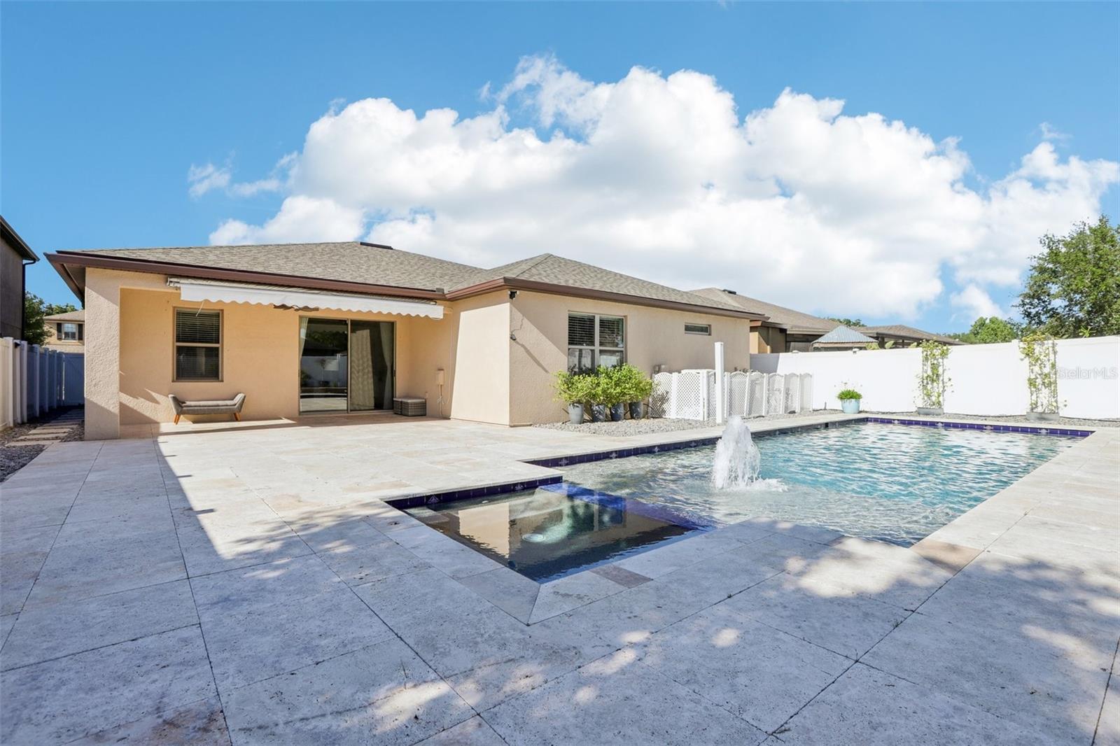 2127 LANDSIDE DR, VALRICO, FL, 33594