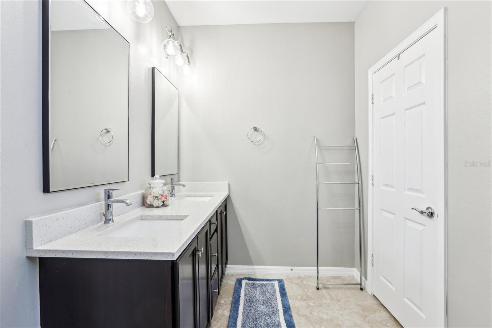 2127 LANDSIDE DR, VALRICO, FL, 33594