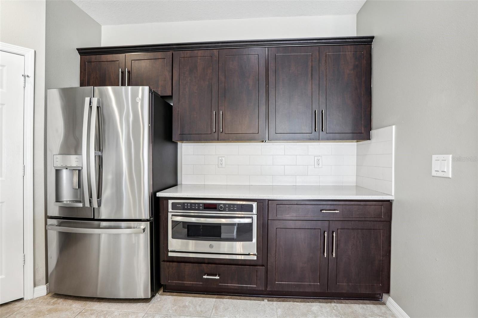 2127 LANDSIDE DR, VALRICO, FL, 33594