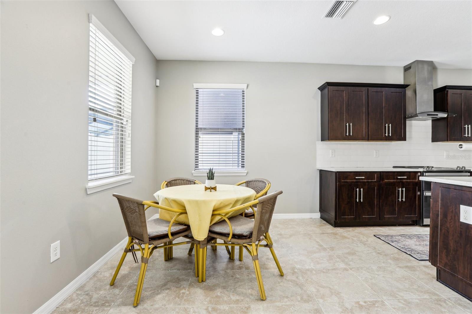 2127 LANDSIDE DR, VALRICO, FL, 33594