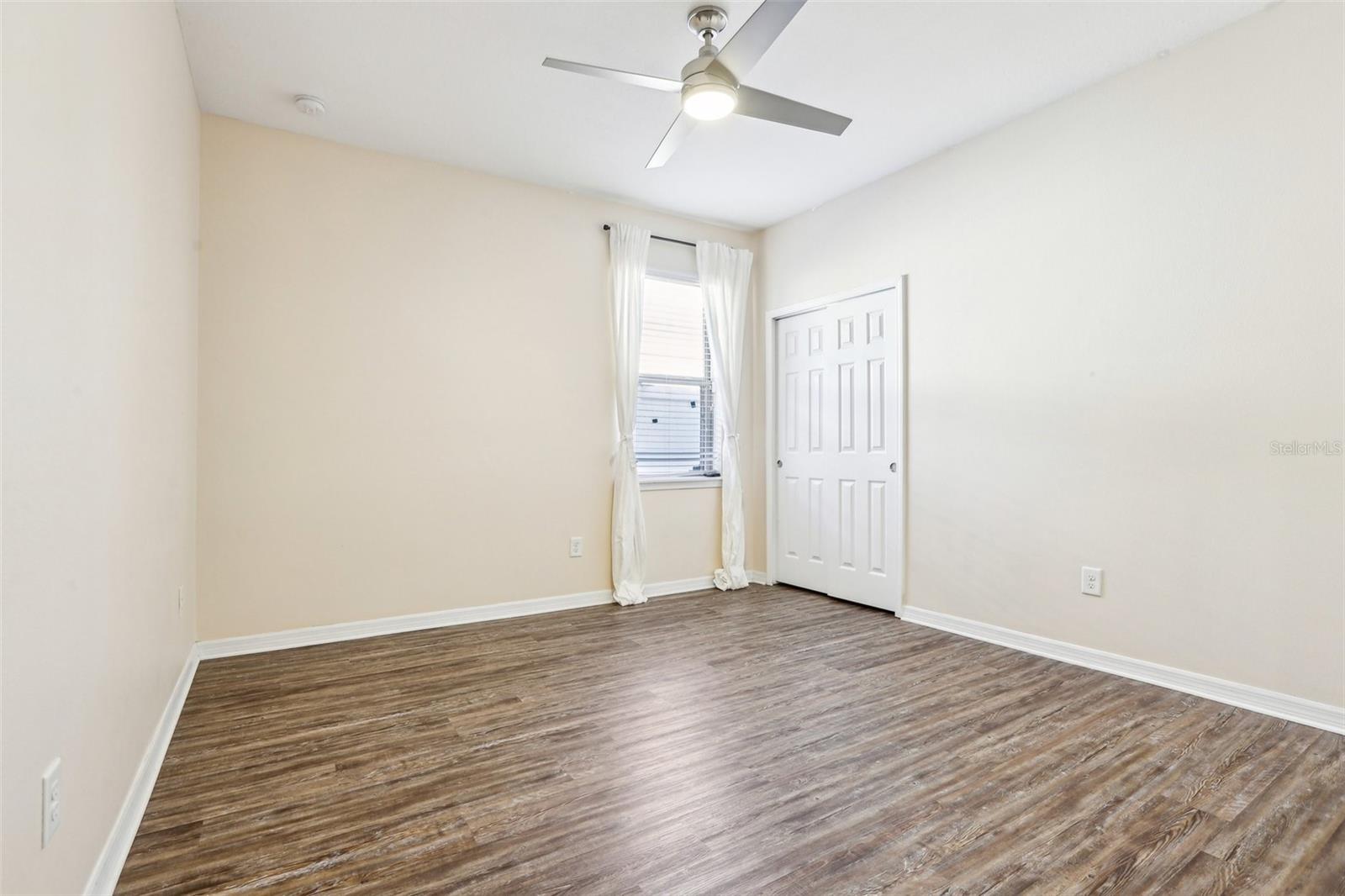 2127 LANDSIDE DR, VALRICO, FL, 33594