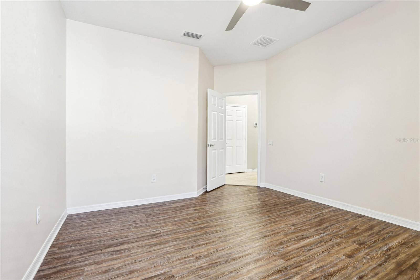 2127 LANDSIDE DR, VALRICO, FL, 33594