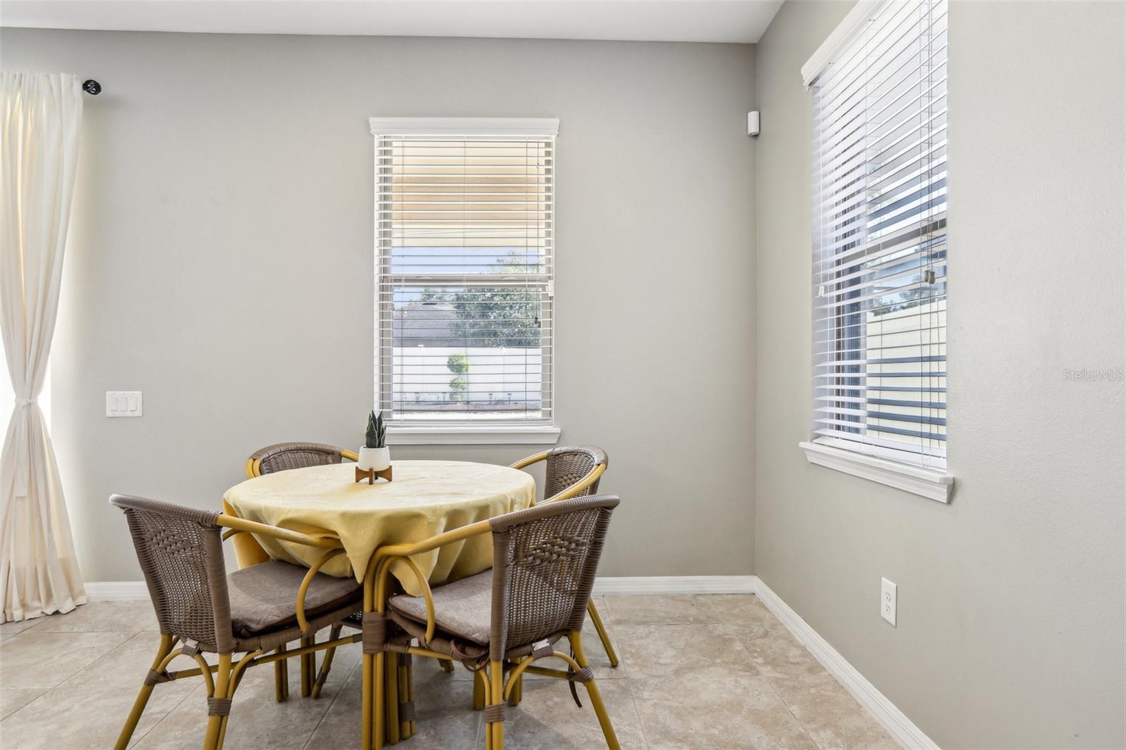 2127 LANDSIDE DR, VALRICO, FL, 33594