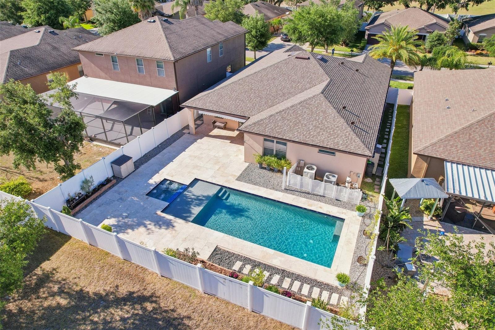 2127 LANDSIDE DR, VALRICO, FL, 33594