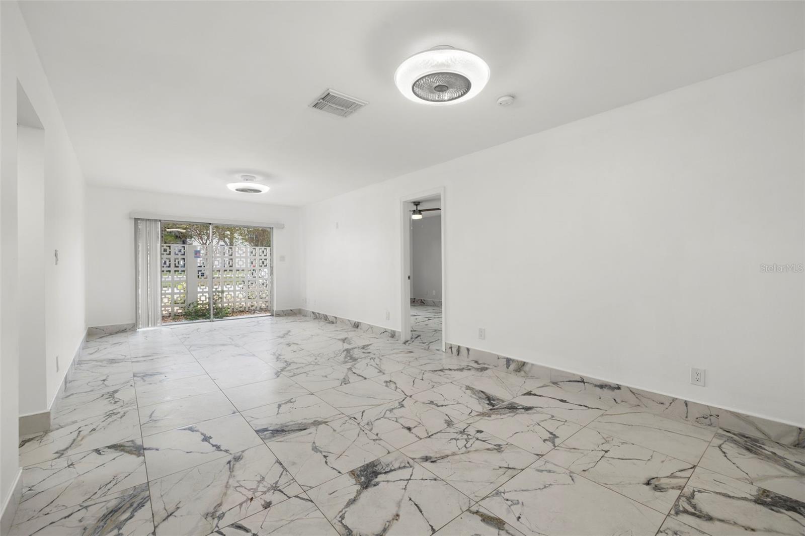 4610 W GRAY ST #110, TAMPA, FL, 33609