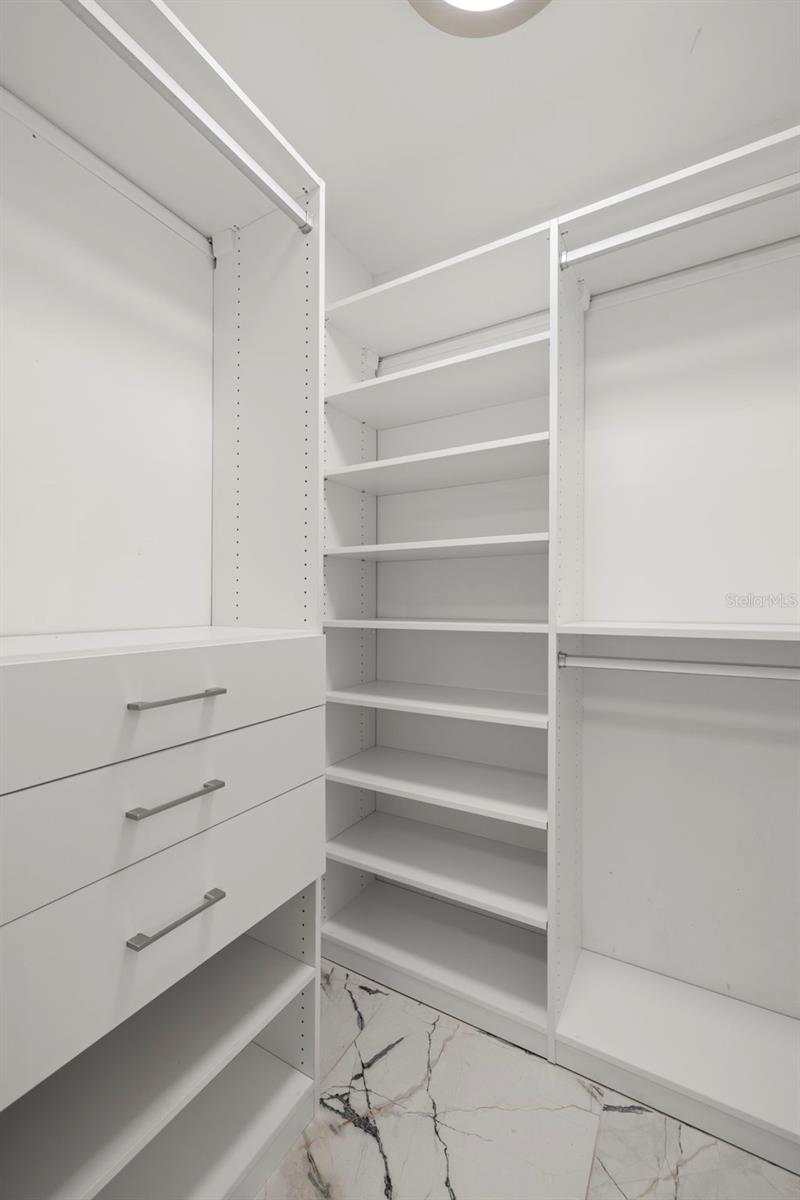 4610 W GRAY ST #110, TAMPA, FL, 33609