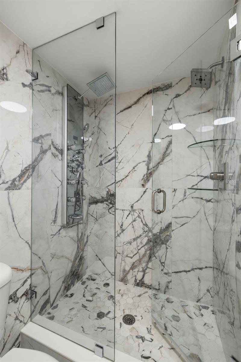 4610 W GRAY ST #110, TAMPA, FL, 33609