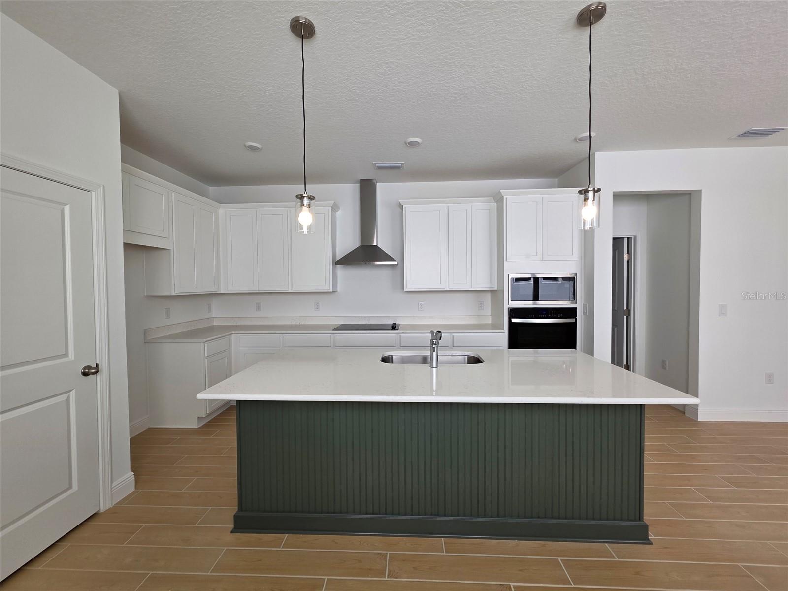 2116 SUNSHINE PEAK DR, MINNEOLA, FL, 34715