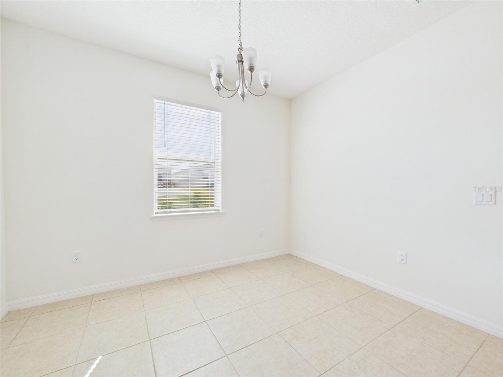 3363 CURLEW AVE, LEESBURG, FL, 34748