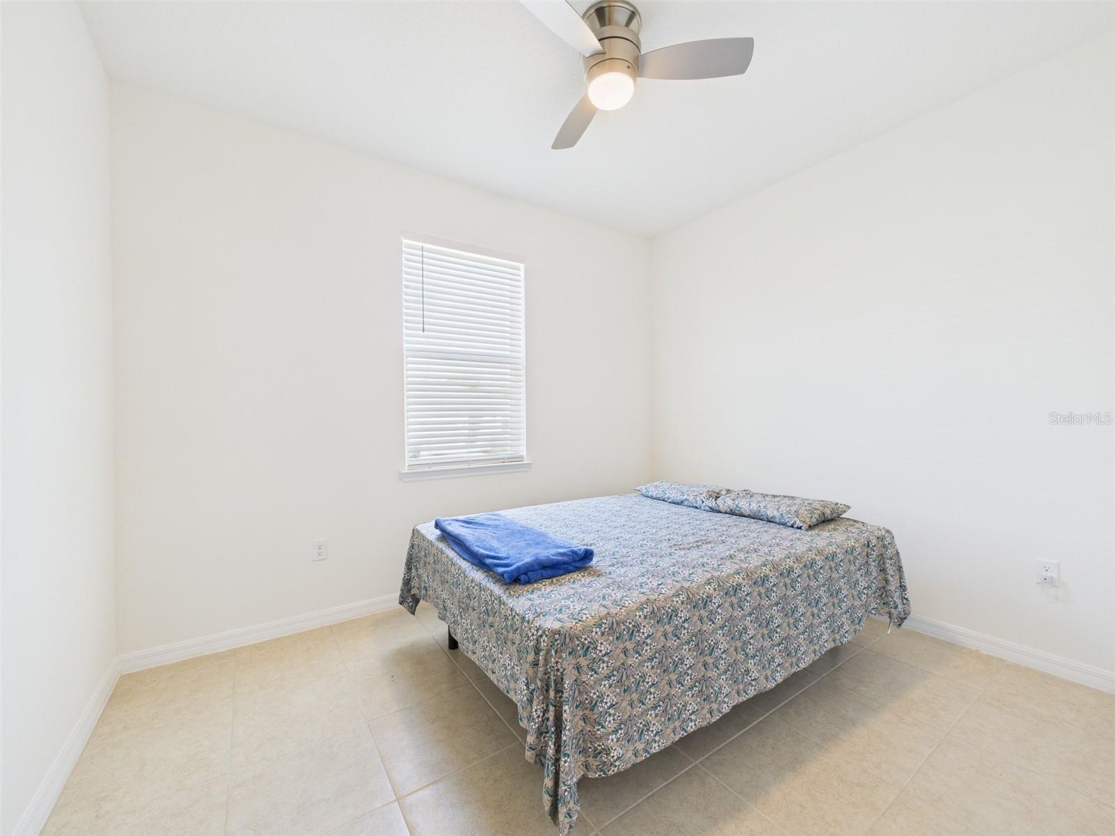 3363 CURLEW AVE, LEESBURG, FL, 34748