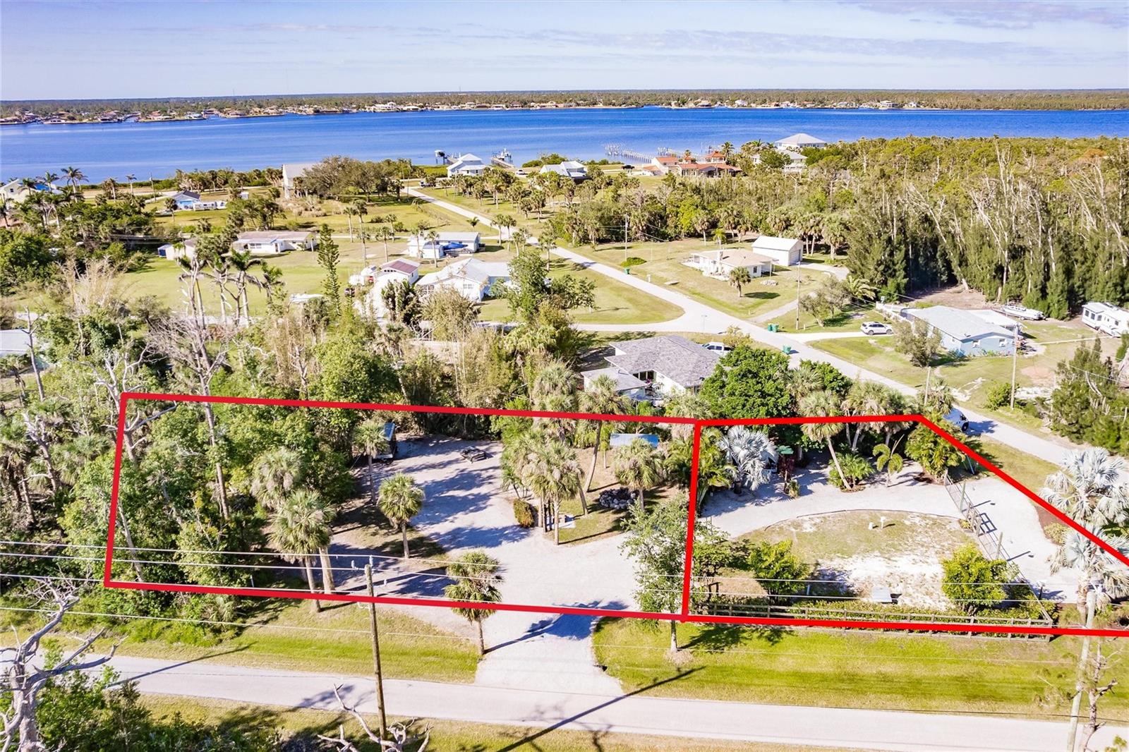 4262 SOUTHLAND AVE, PORT CHARLOTTE, FL, 33953