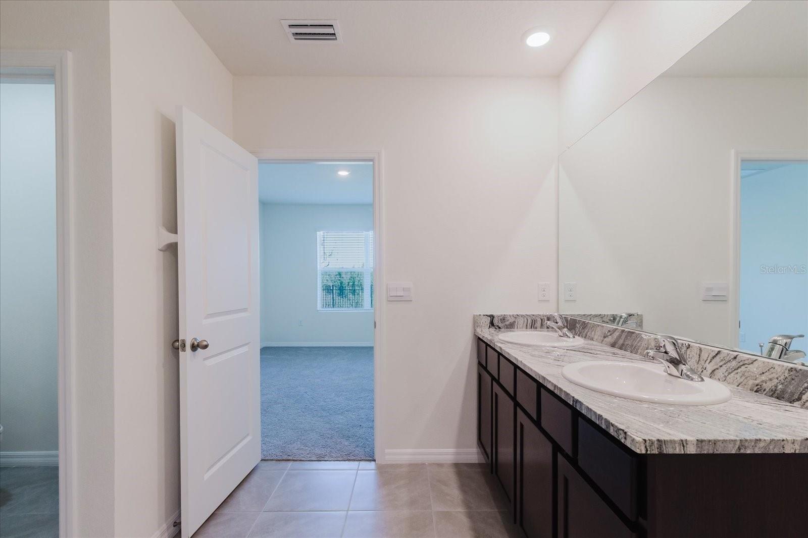 8210 JUNING CV, WESLEY CHAPEL, FL, 33545