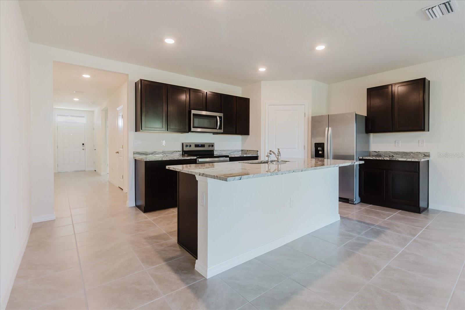 8210 JUNING CV, WESLEY CHAPEL, FL, 33545