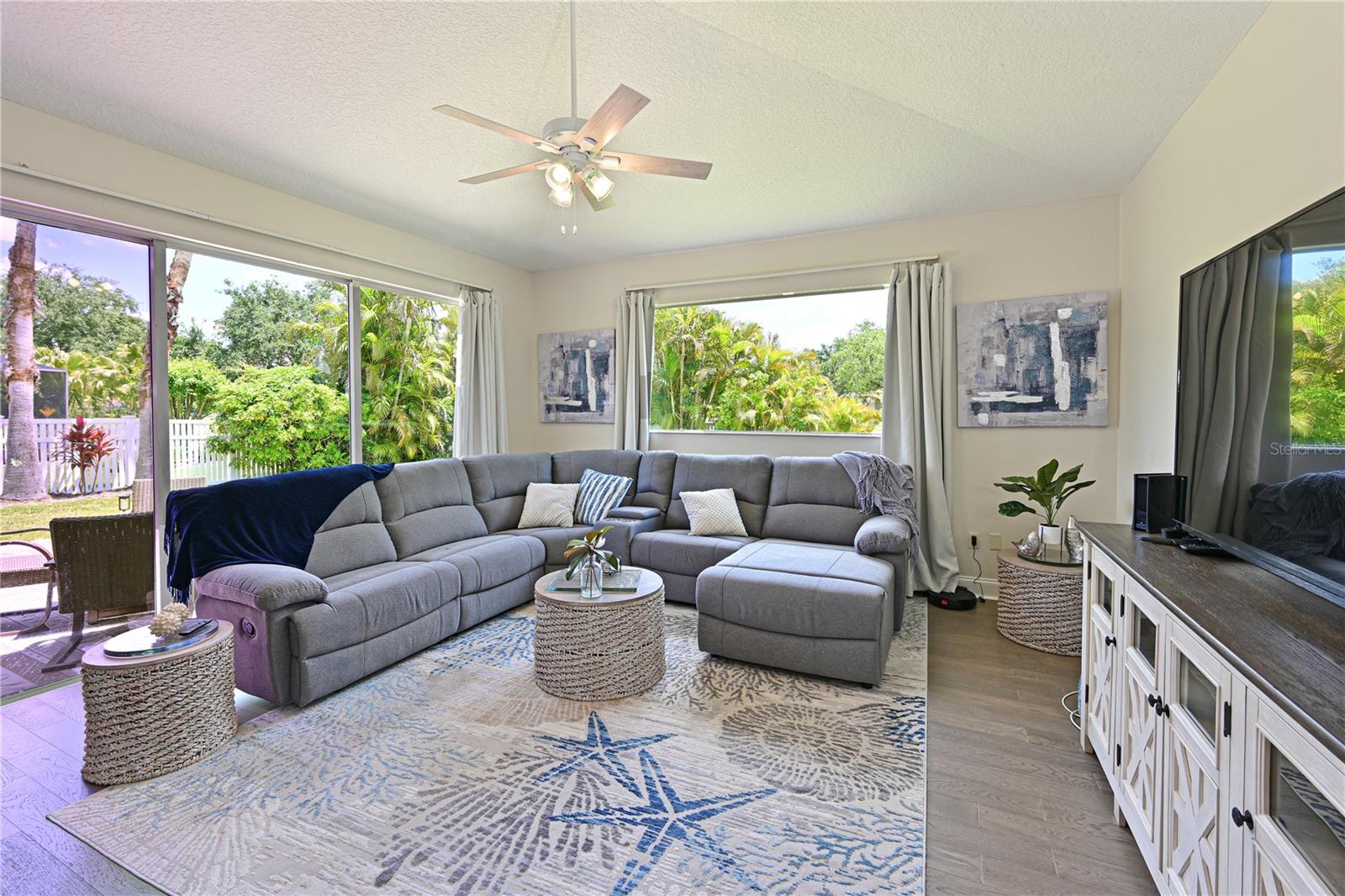 211 DAHLIA CT, BRADENTON, FL, 34212