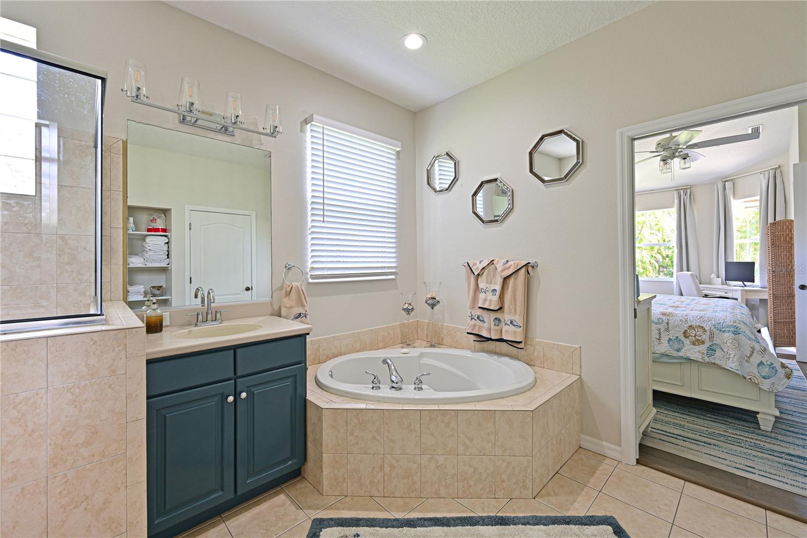 211 DAHLIA CT, BRADENTON, FL, 34212