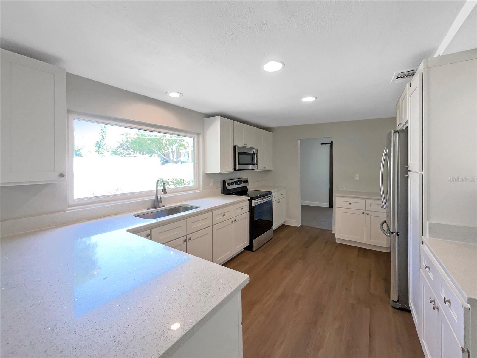 370 E WALDO ST, GROVELAND, FL, 34736