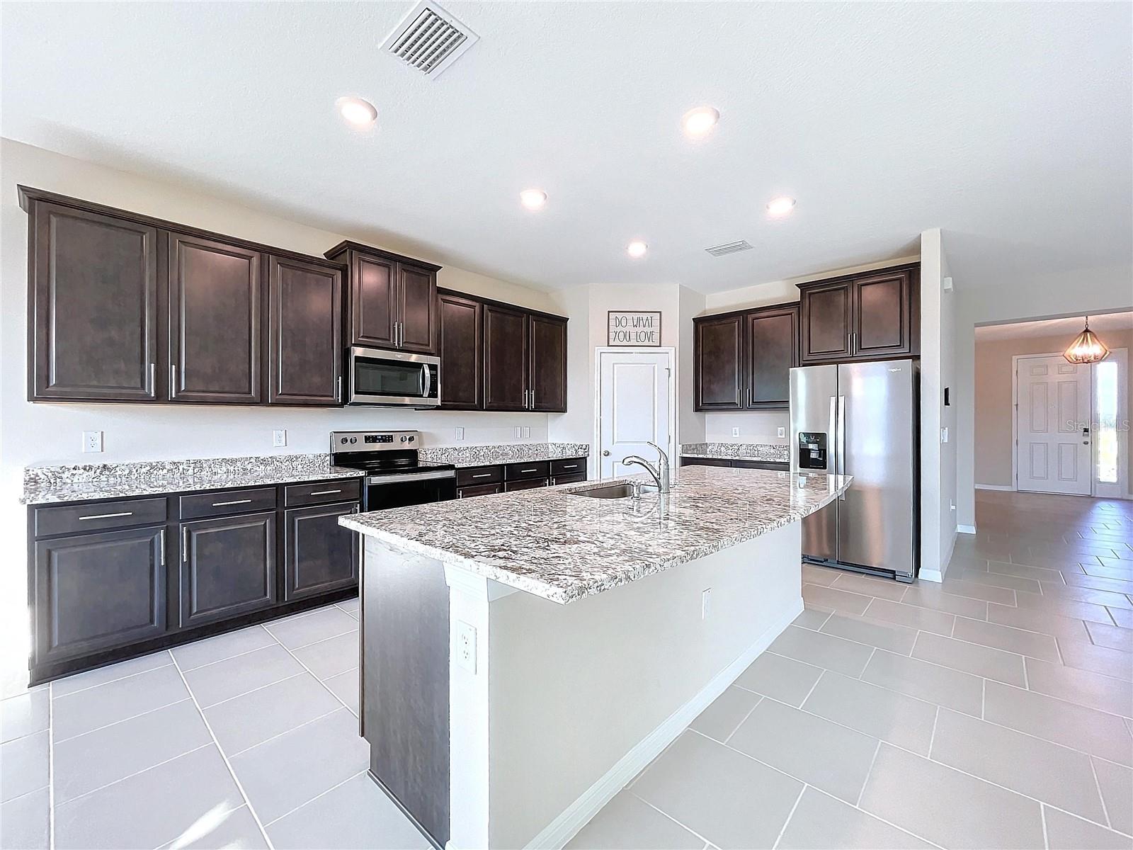 10703 BRIDGEGATE HEIGHTS LOOP, SAN ANTONIO, FL, 33576