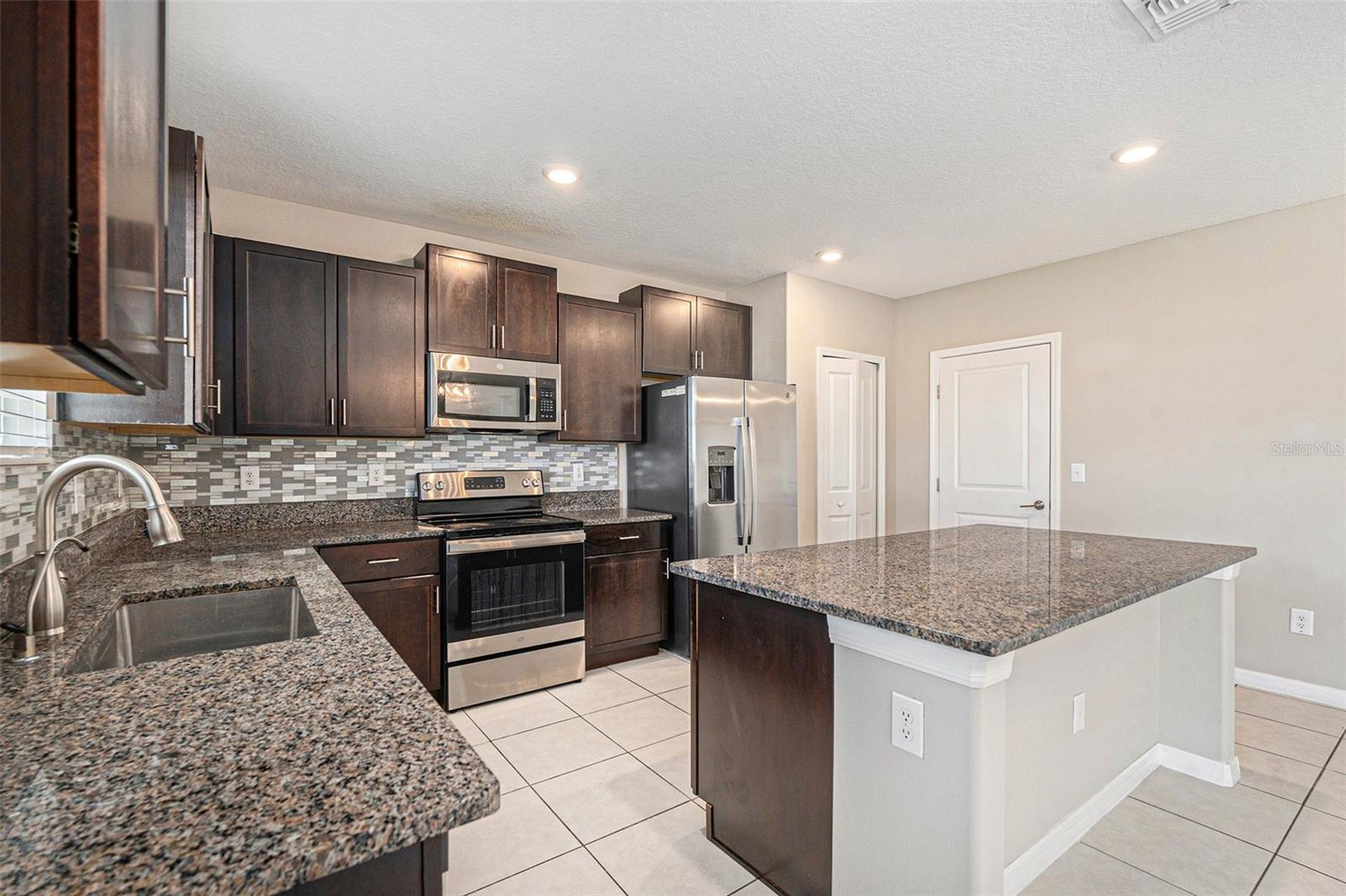 13129 GREAT PLAINS DR, RIVERVIEW, FL, 33579