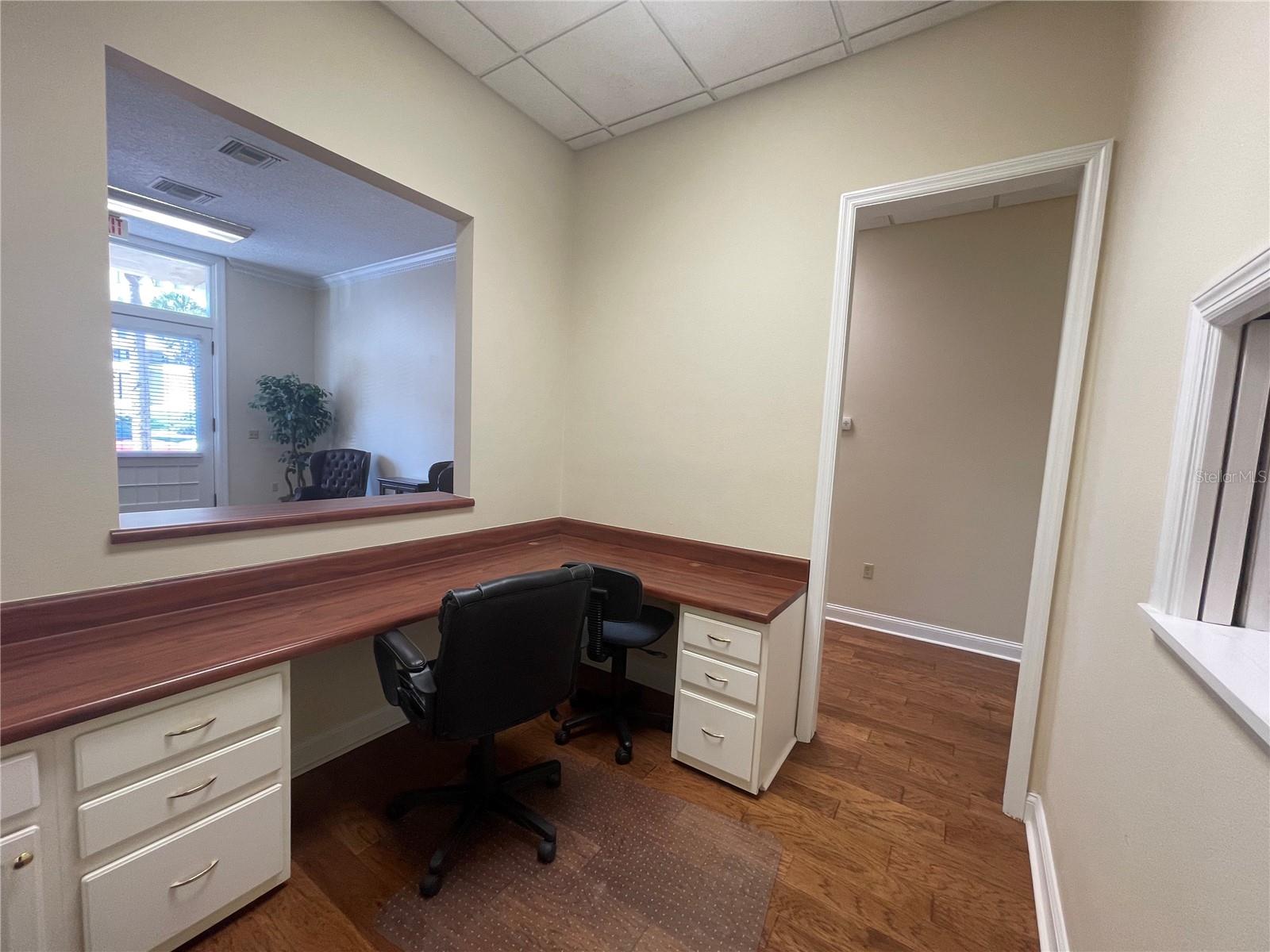 220 W MAIN ST, TAVARES, FL, 32778