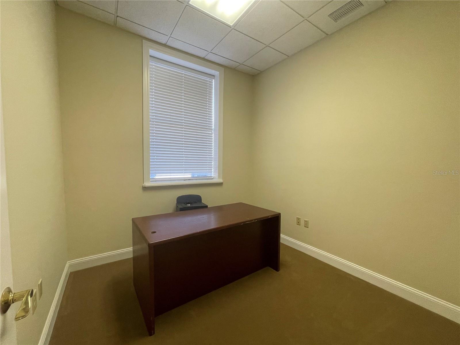 220 W MAIN ST, TAVARES, FL, 32778