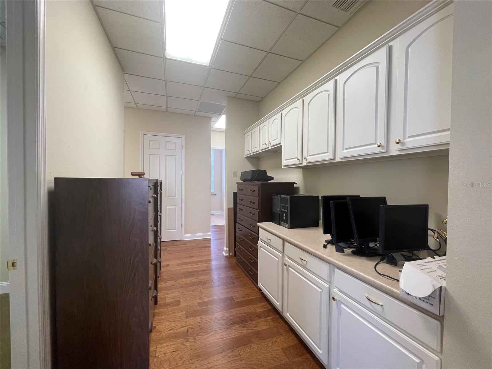 220 W MAIN ST, TAVARES, FL, 32778