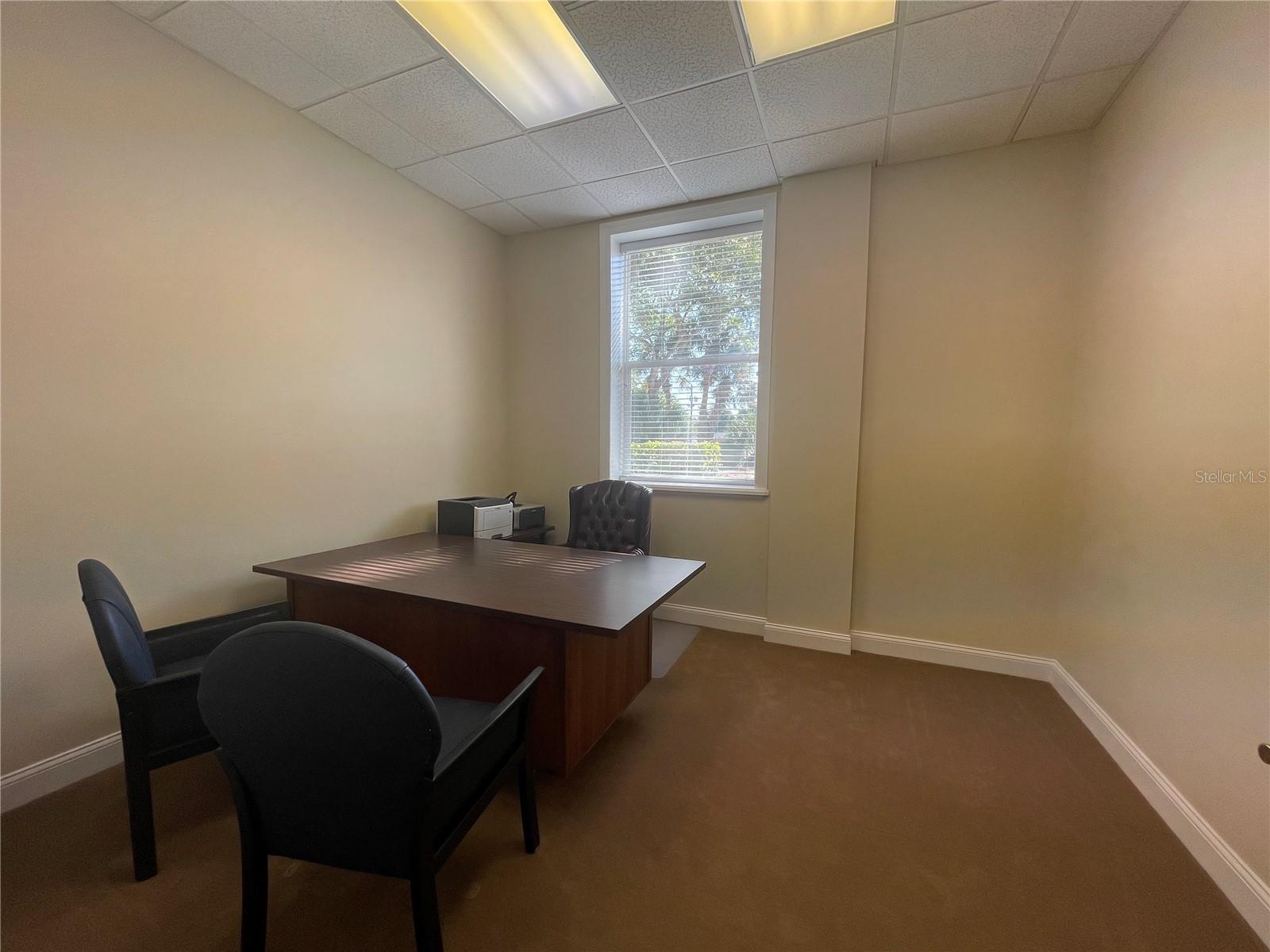 220 W MAIN ST, TAVARES, FL, 32778