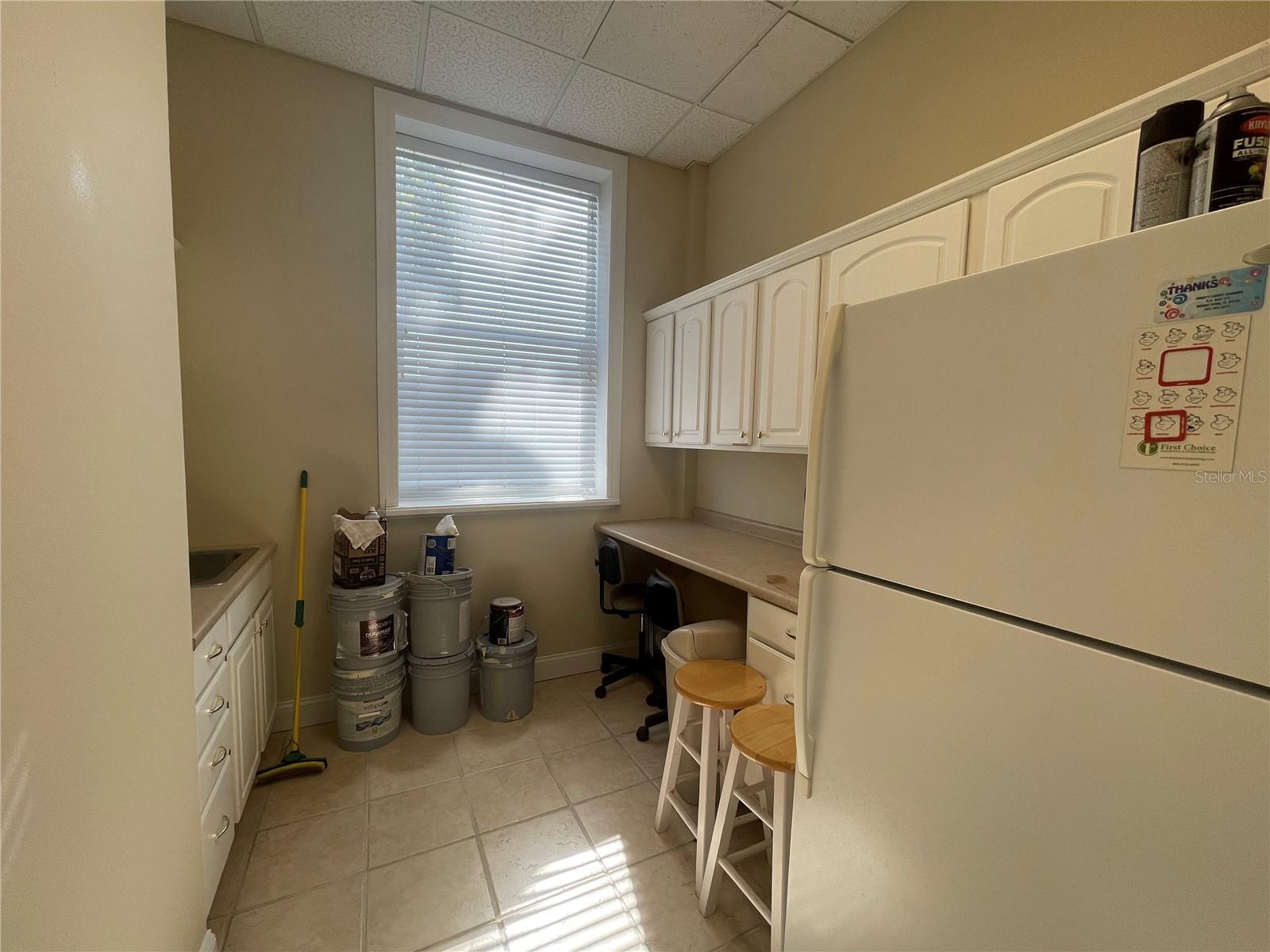 220 W MAIN ST, TAVARES, FL, 32778