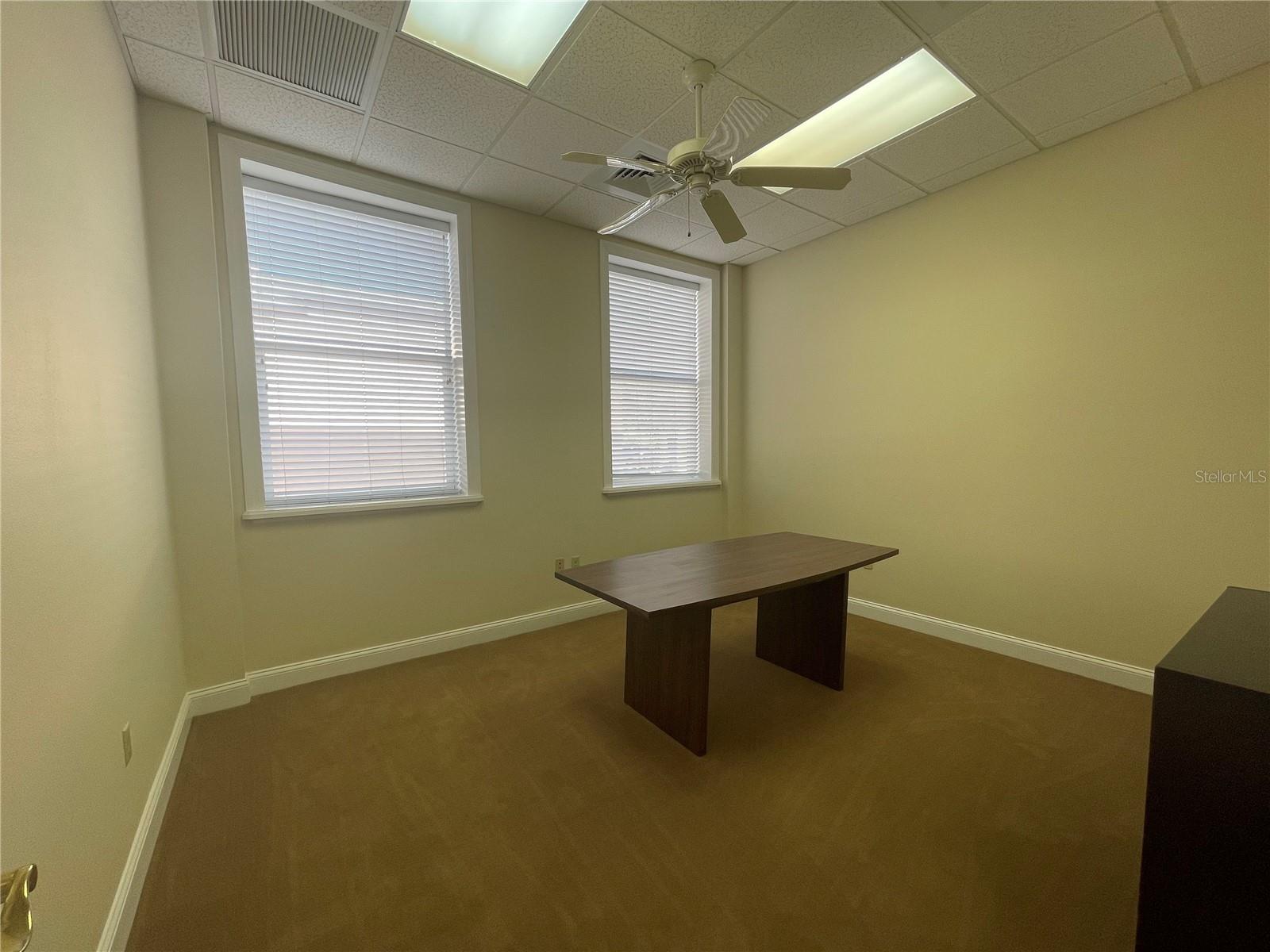 220 W MAIN ST, TAVARES, FL, 32778