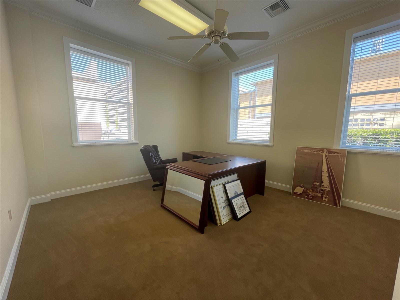 220 W MAIN ST, TAVARES, FL, 32778