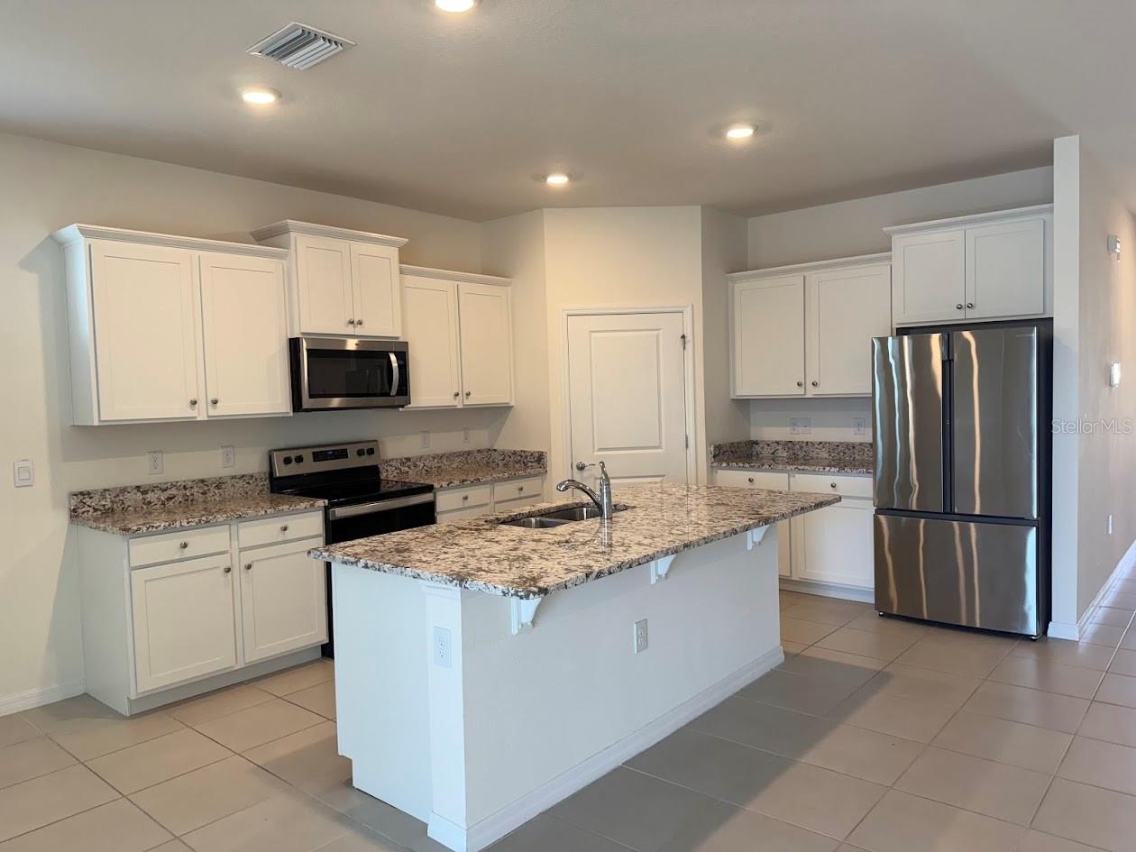 7937 WHEAT STONE DR, ZEPHYRHILLS, FL, 33540