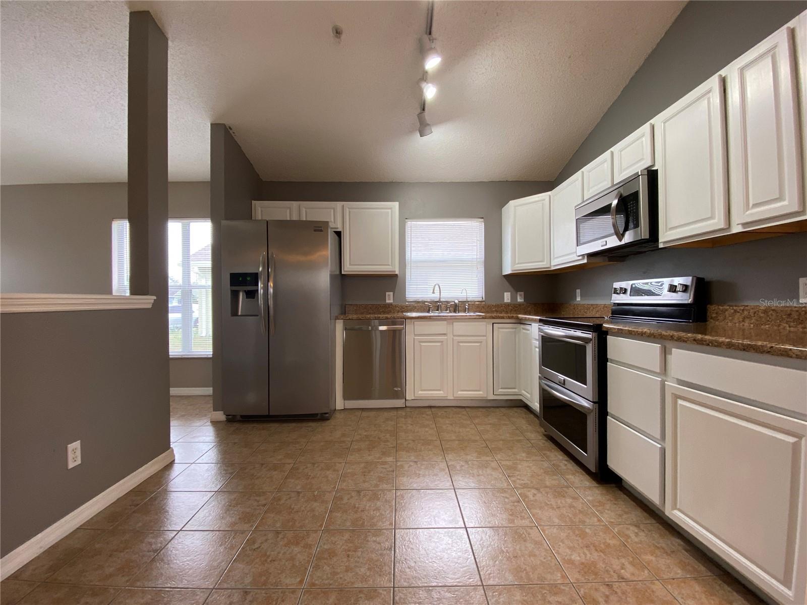 9675 HOLLYHILL DR, ORLANDO, FL, 32824