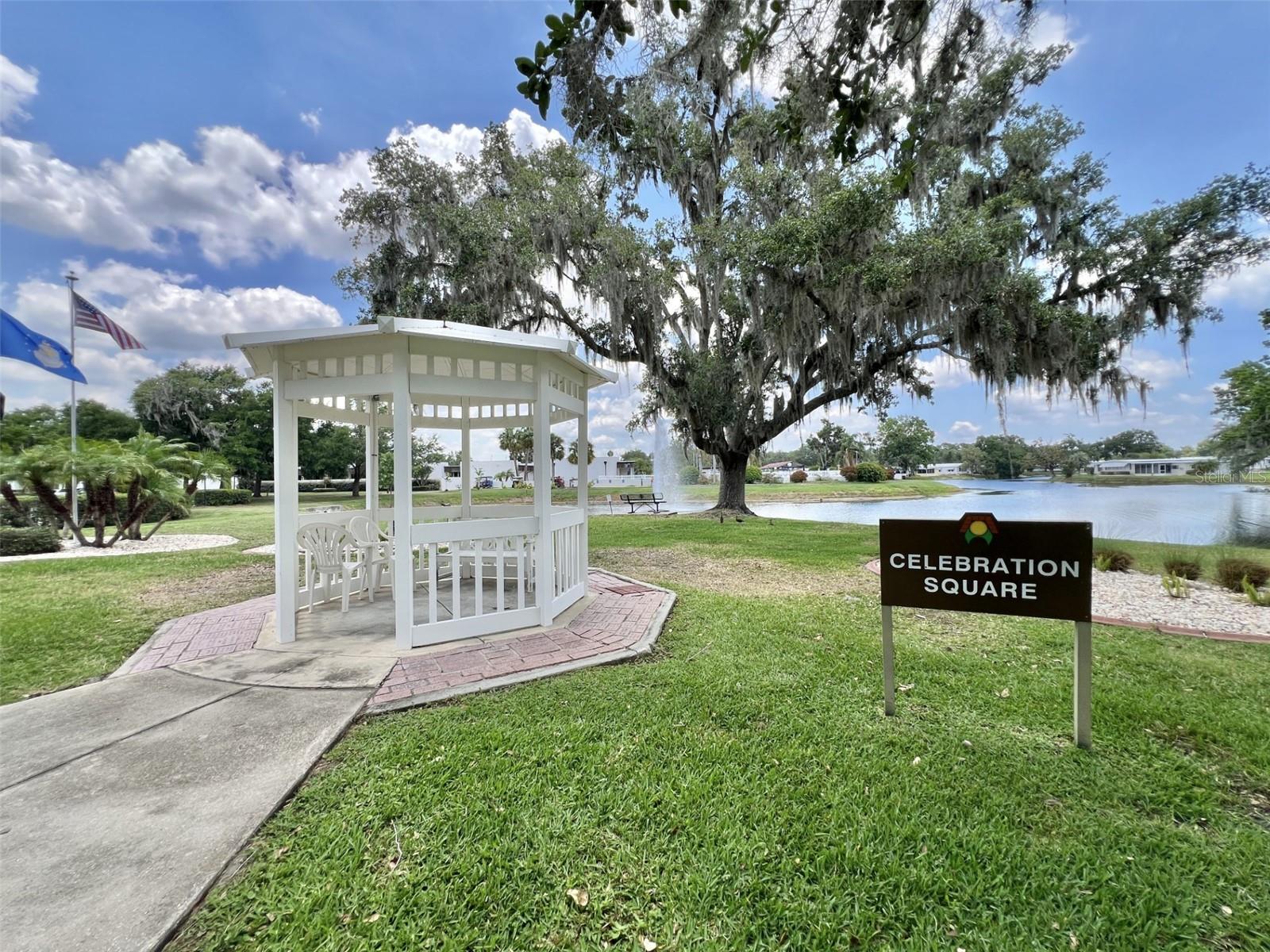 504 HAWTHORNE BLVD, LEESBURG, FL, 34748