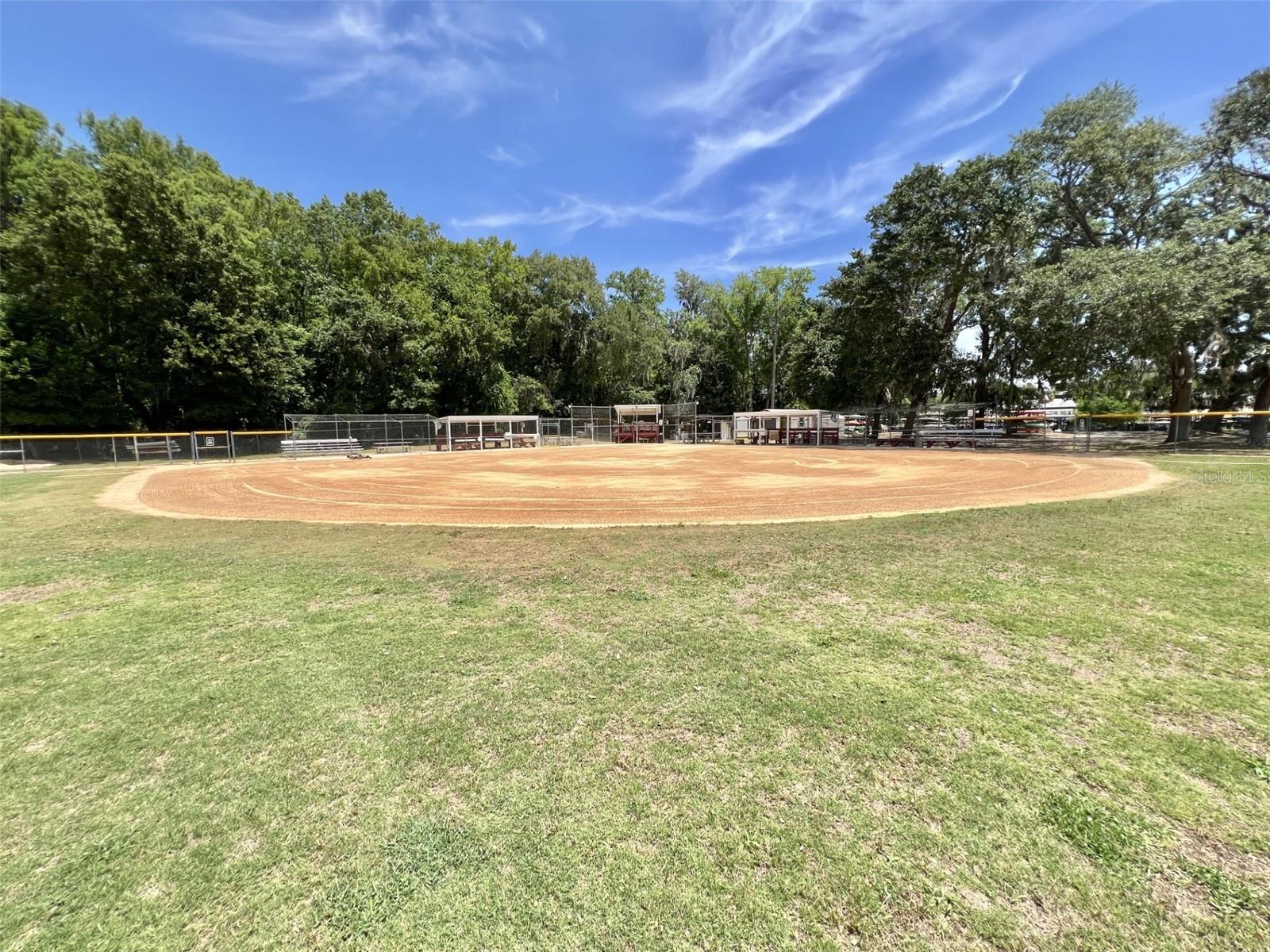 504 HAWTHORNE BLVD, LEESBURG, FL, 34748