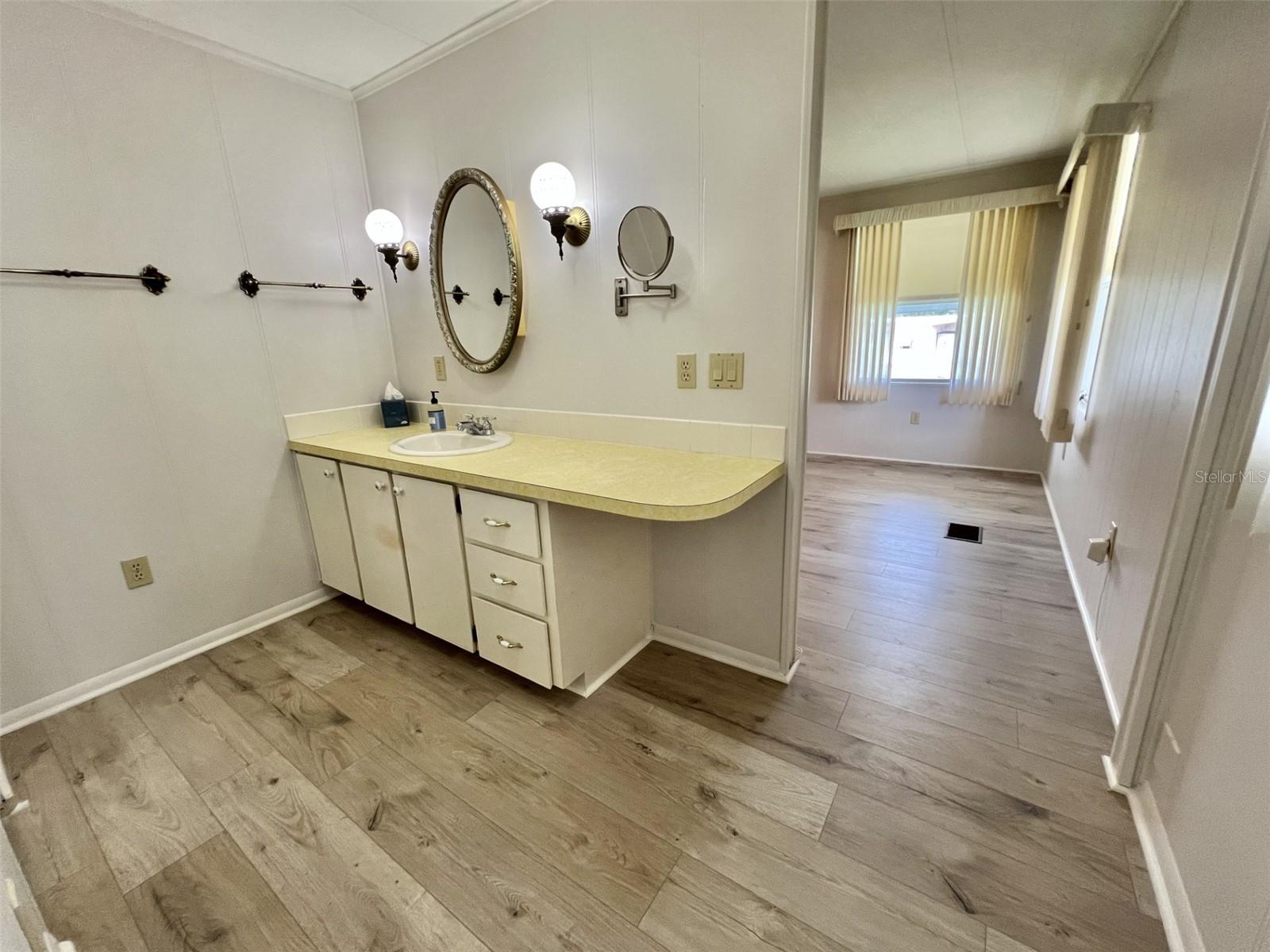 504 HAWTHORNE BLVD, LEESBURG, FL, 34748