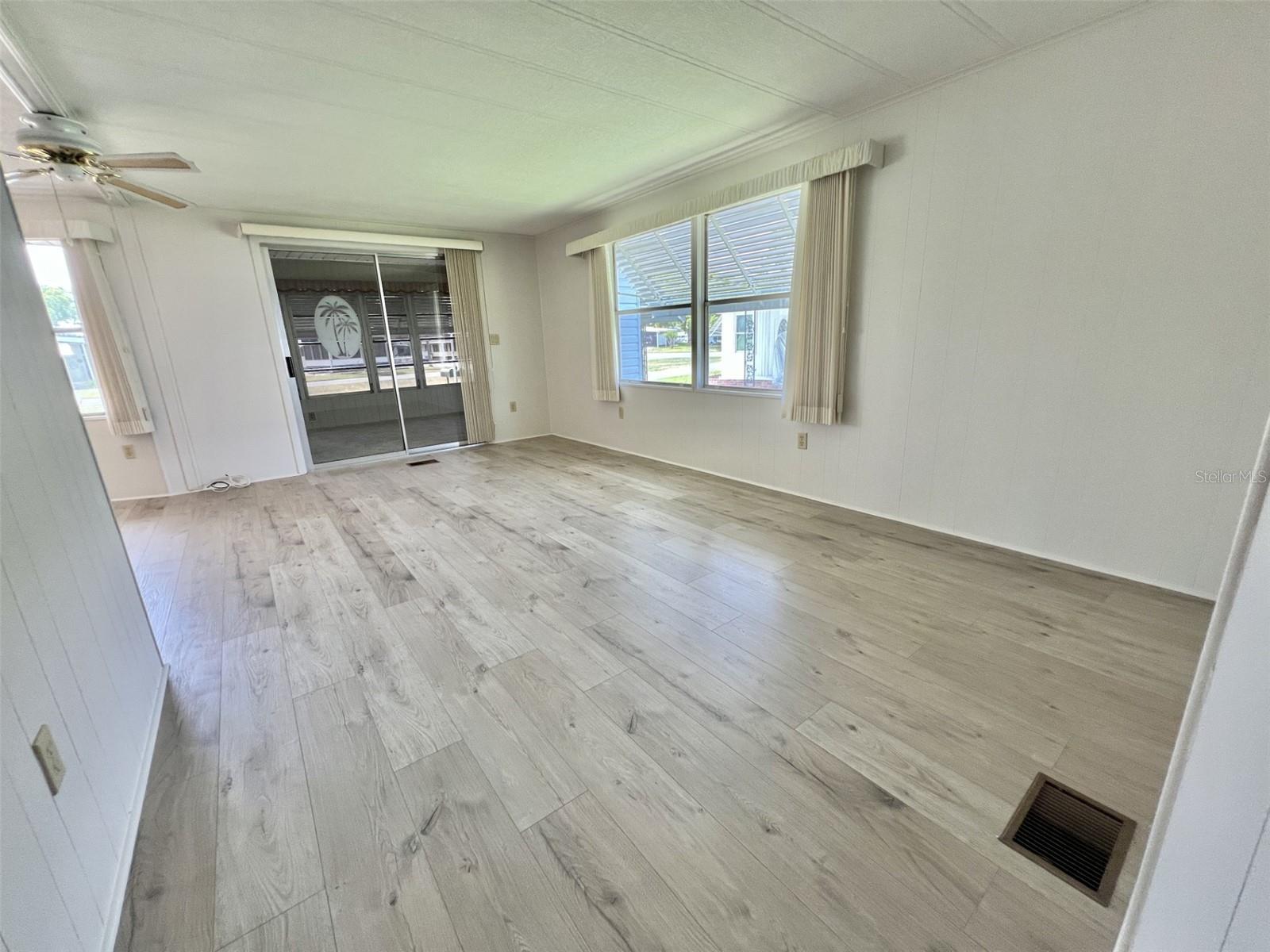 504 HAWTHORNE BLVD, LEESBURG, FL, 34748