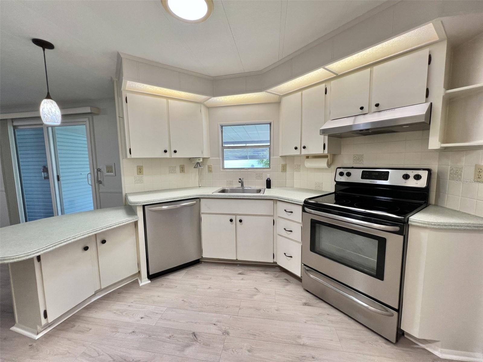 504 HAWTHORNE BLVD, LEESBURG, FL, 34748