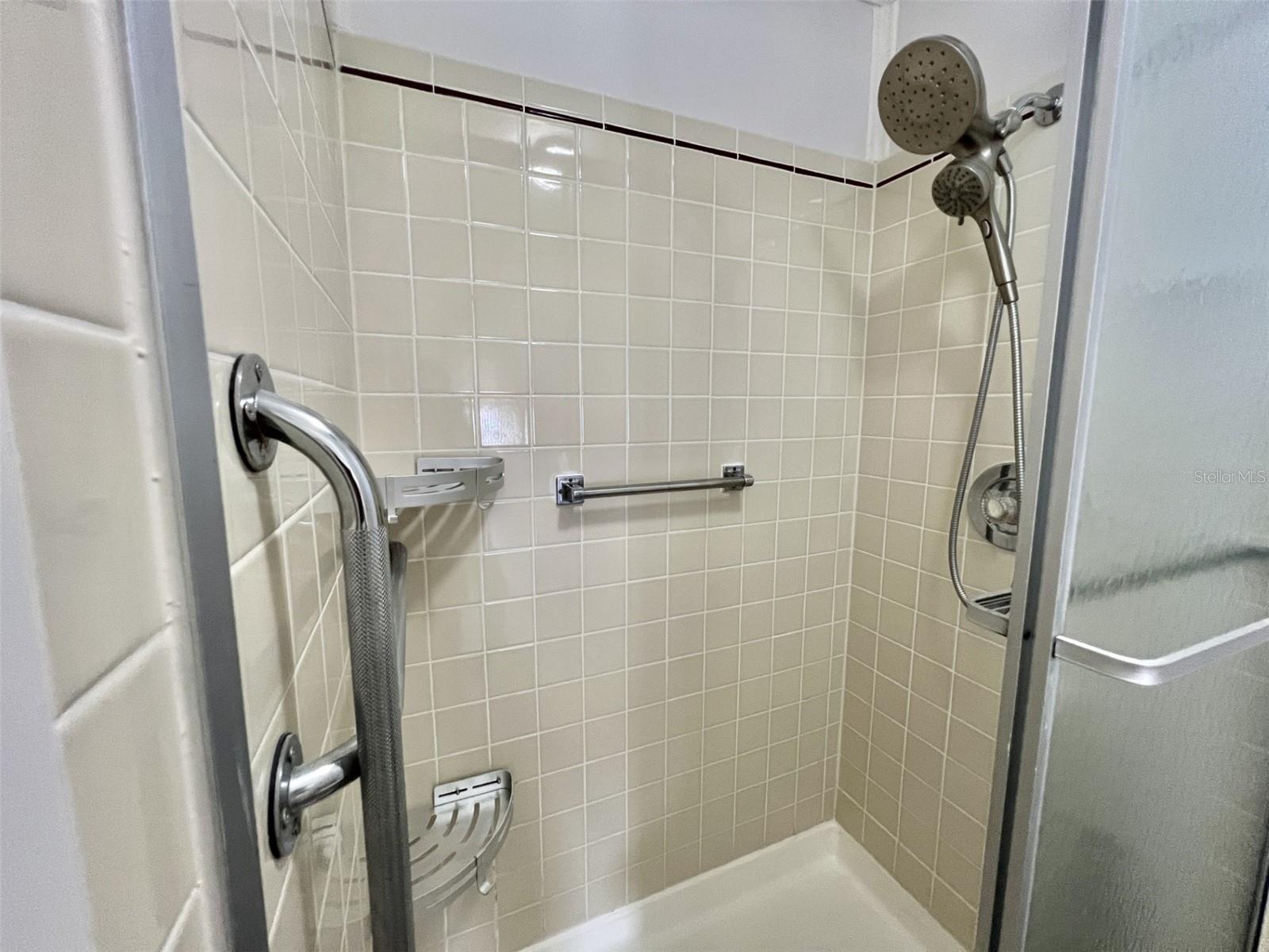 504 HAWTHORNE BLVD, LEESBURG, FL, 34748