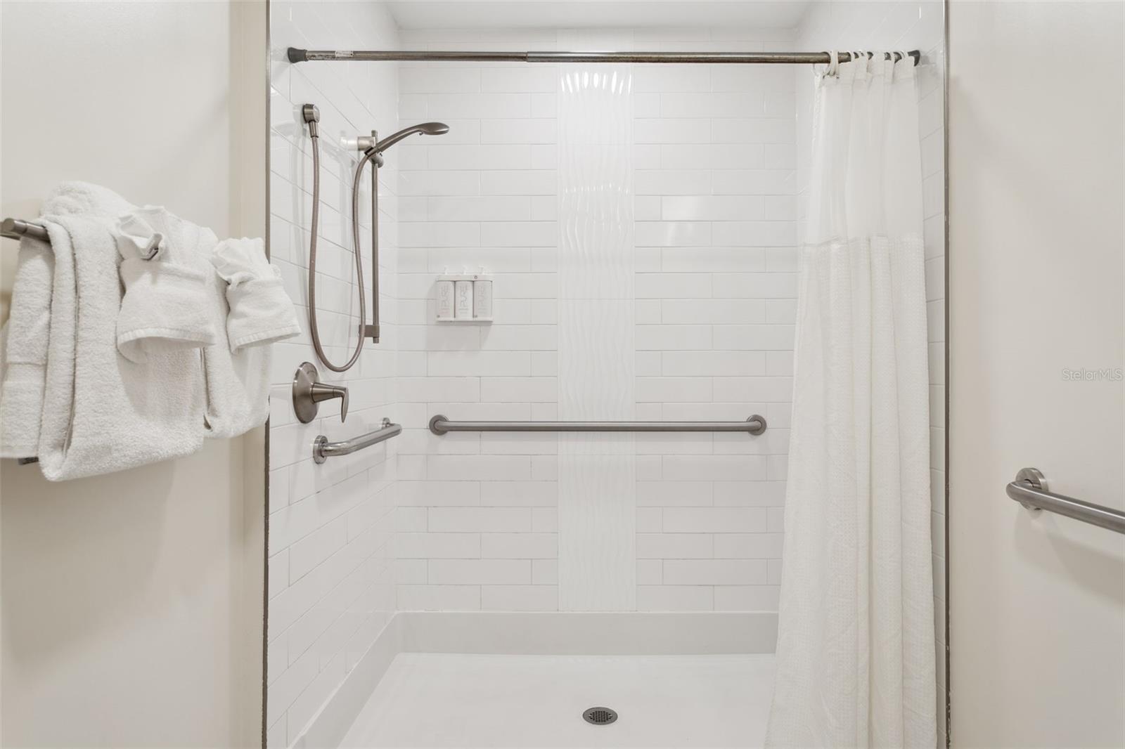 24 AVALON ST #305, CLEARWATER BEACH, FL, 33767