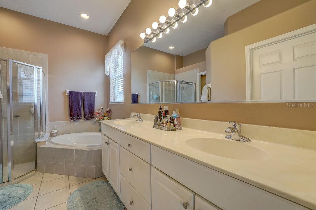 6412 GOLDEN EYE GLN, LAKEWOOD RANCH, FL, 34202